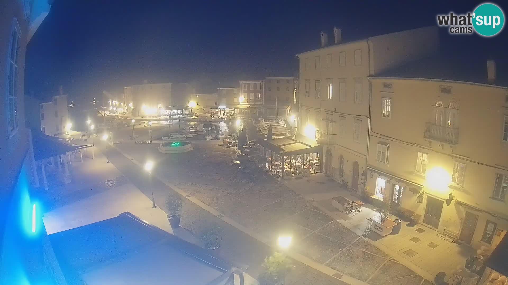 LIVE cam Cres city – place principale et “mandrač” – île de Cres – Croatie