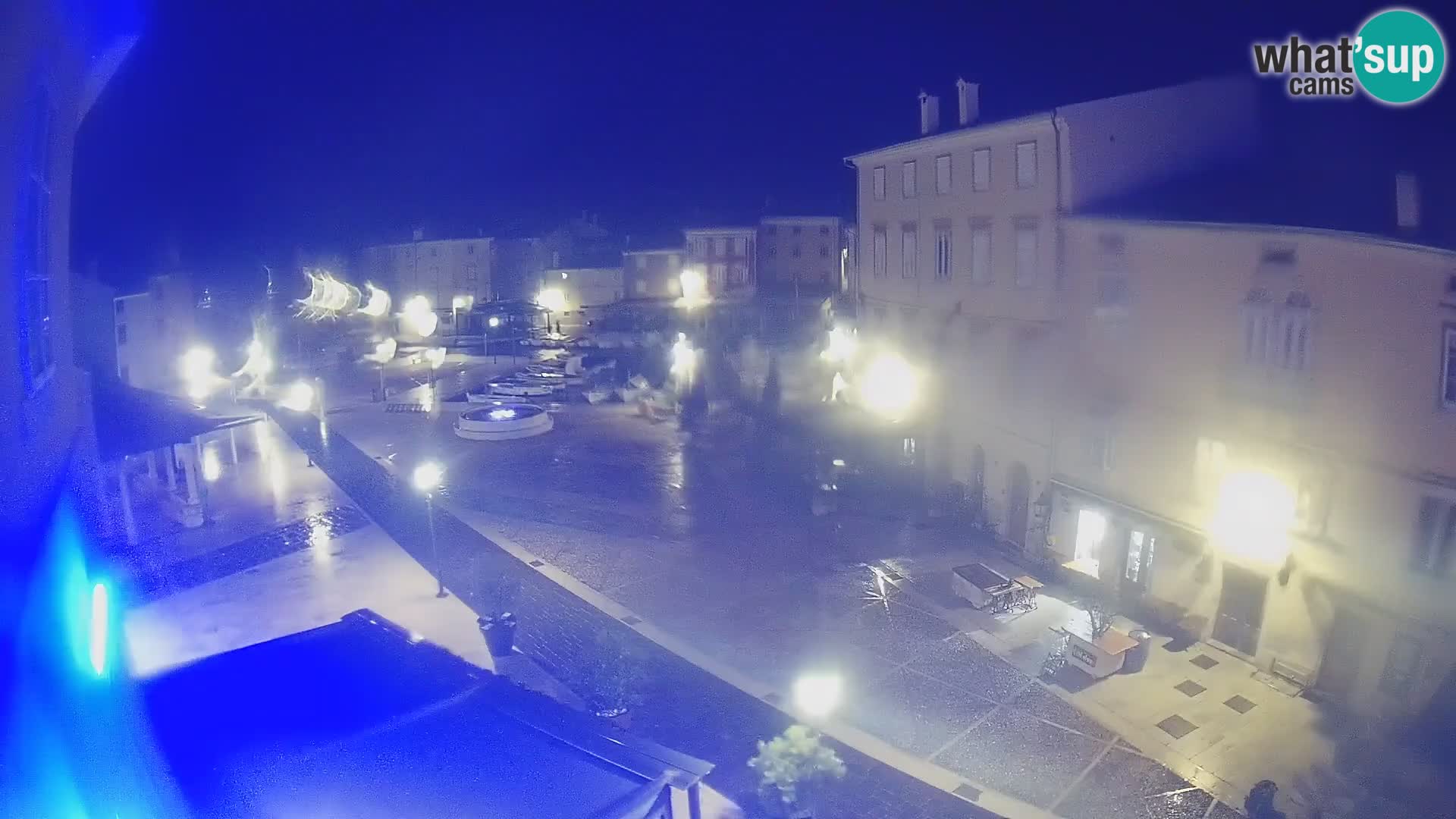 Cámara en vivo ciudad de Cres – plaza principal y “mandrač” – isla de Cres – Croacia