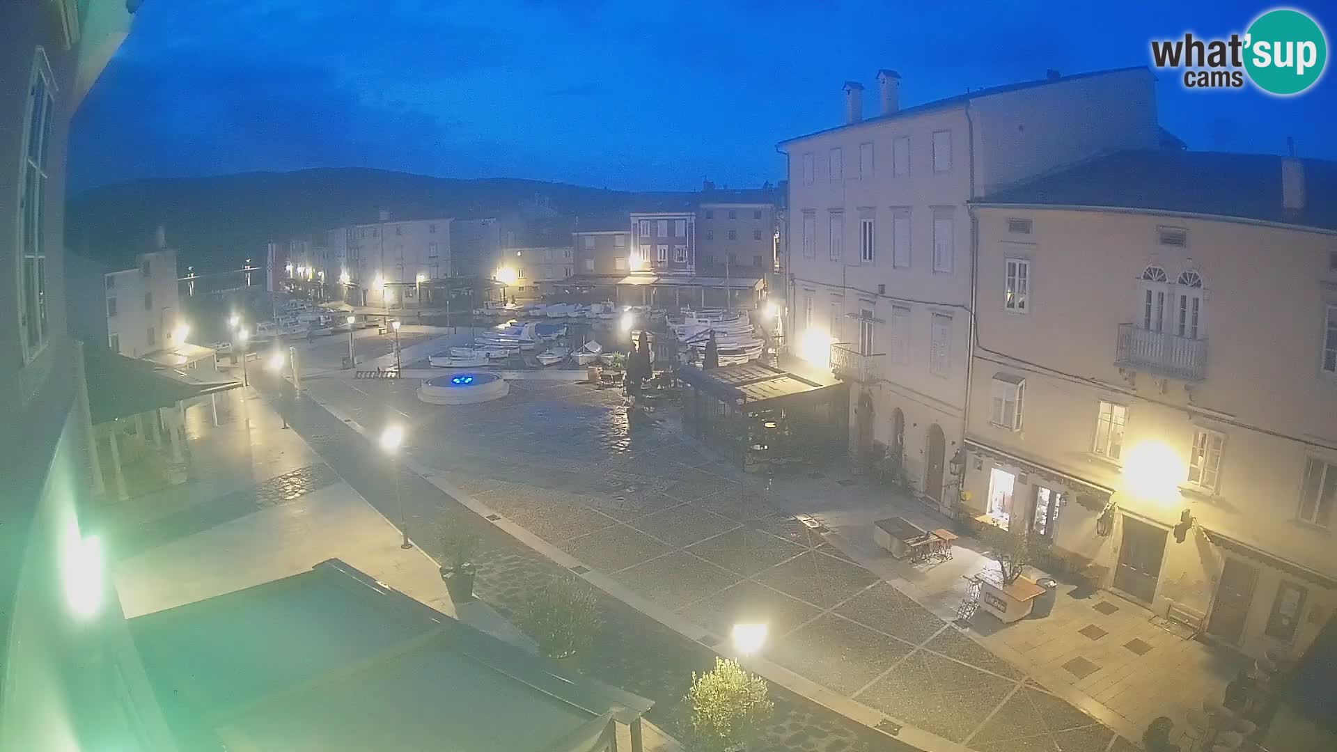 LIVE cam Cres Stadt – Hauptplatz und “mandrač” – Cres Insel – Kroatien