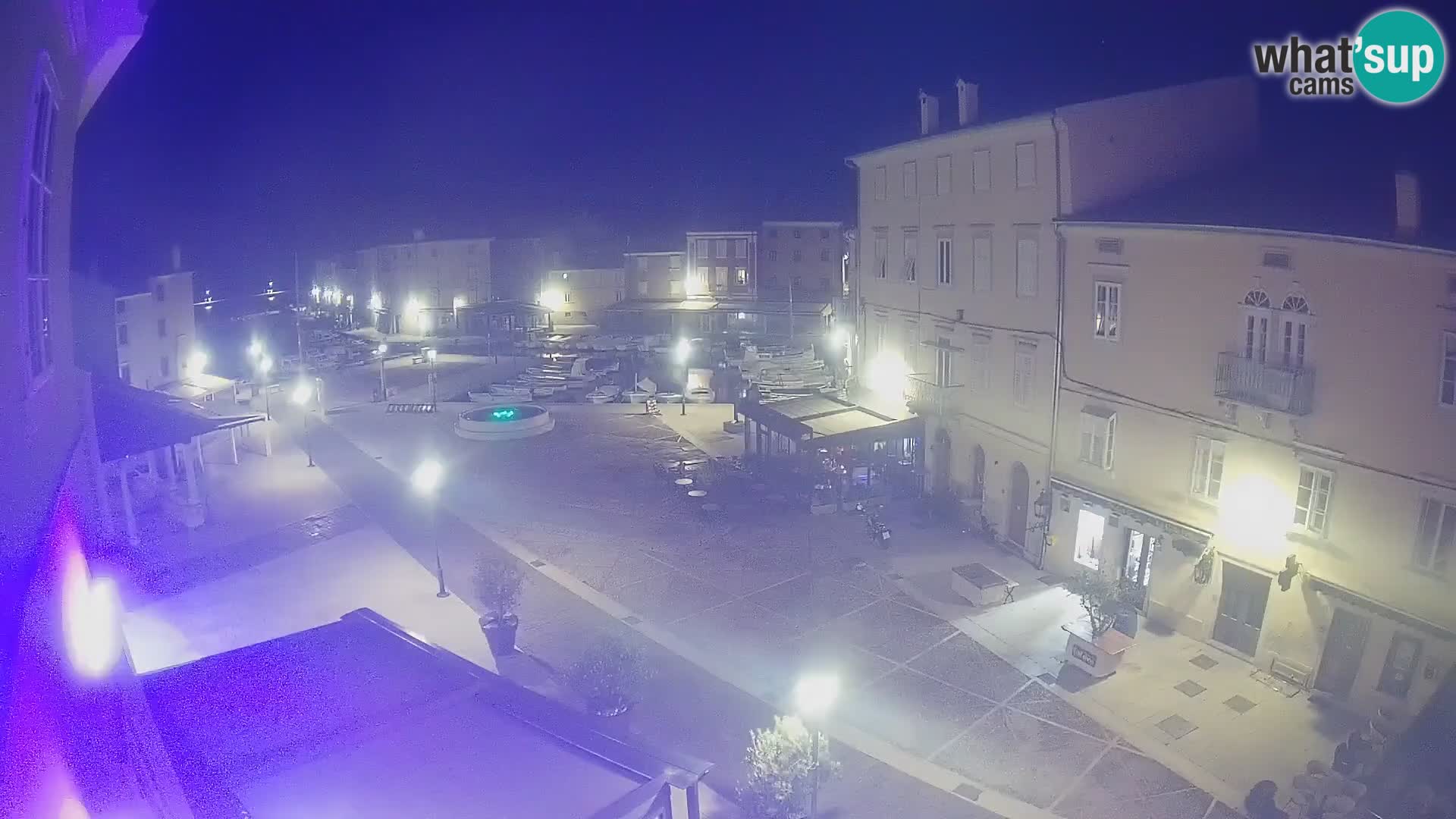 LIVE cam Cres city – place principale et “mandrač” – île de Cres – Croatie