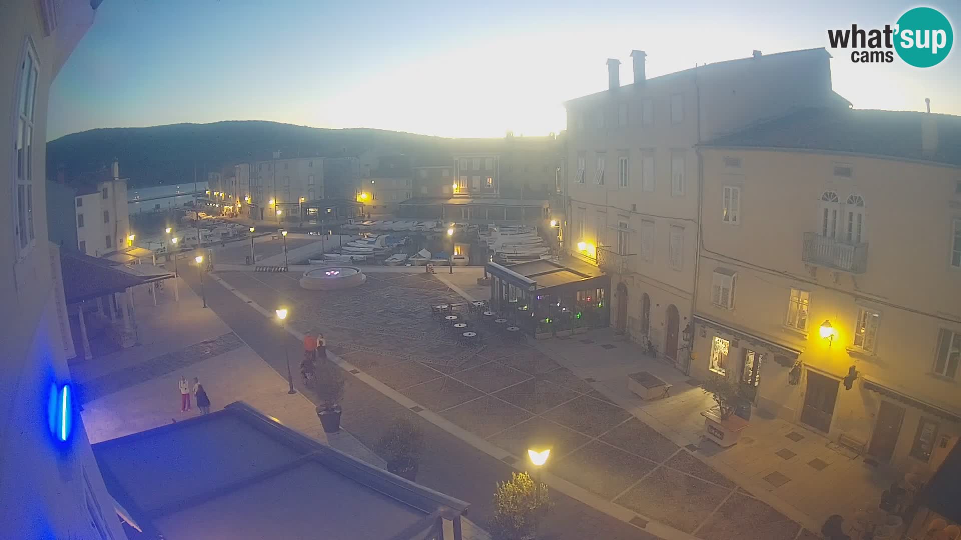 LIVE cam Cres città – piazza principale e “mandrač” – isola di Cherso – Croazia