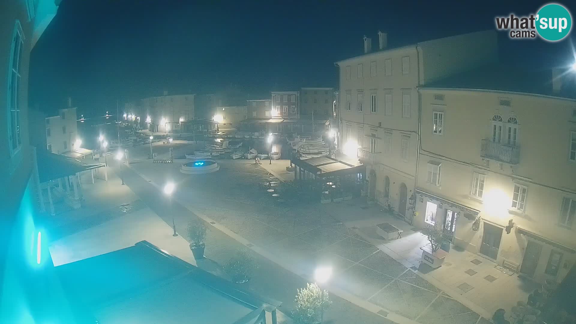 LIVE cam Cres city – place principale et “mandrač” – île de Cres – Croatie