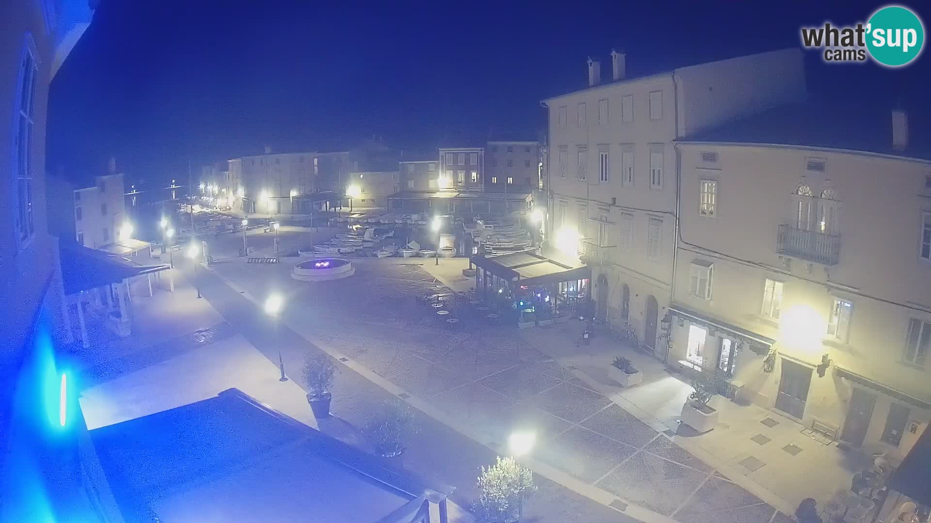 LIVE cam Cres city – place principale et “mandrač” – île de Cres – Croatie