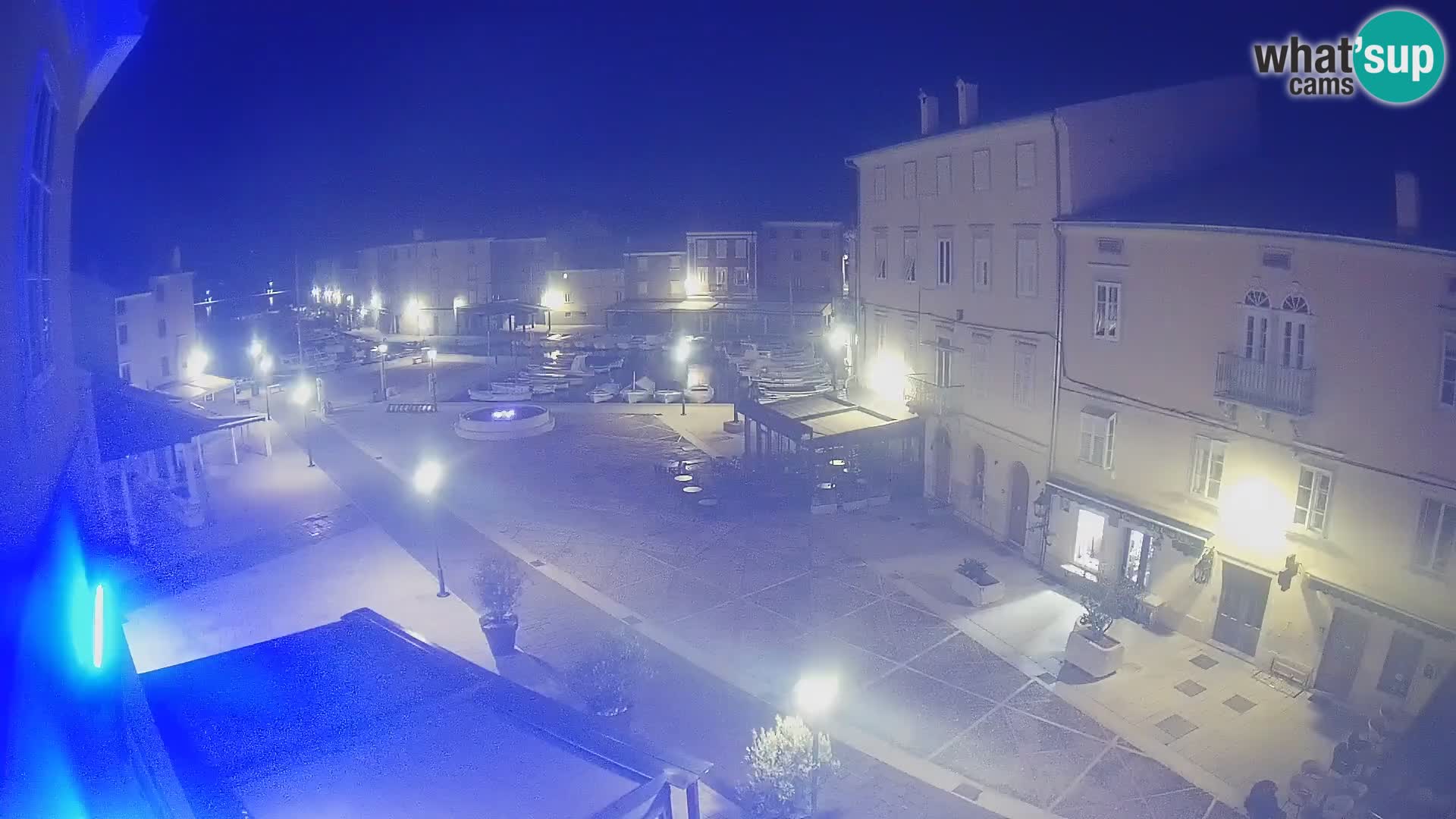 LIVE cam Cres city – place principale et “mandrač” – île de Cres – Croatie