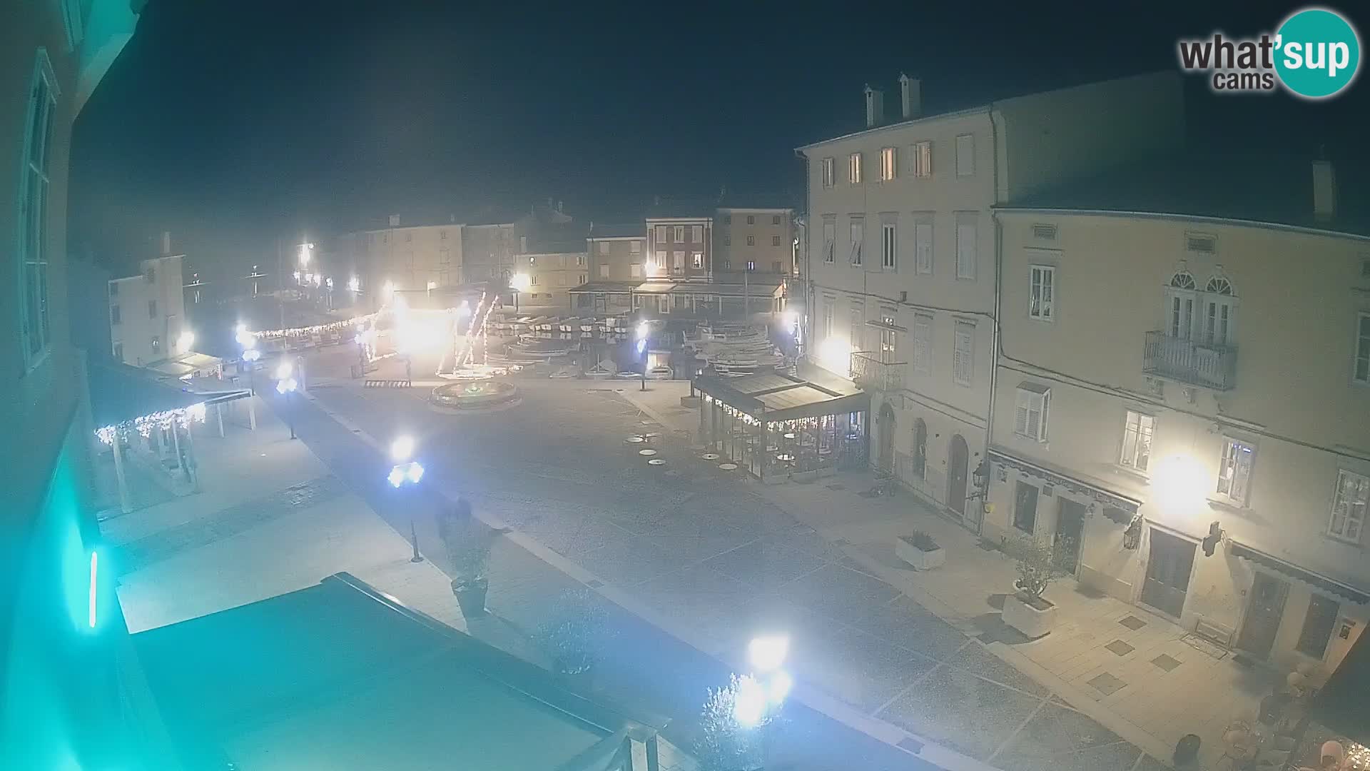 Cámara en vivo ciudad de Cres – plaza principal y “mandrač” – isla de Cres – Croacia