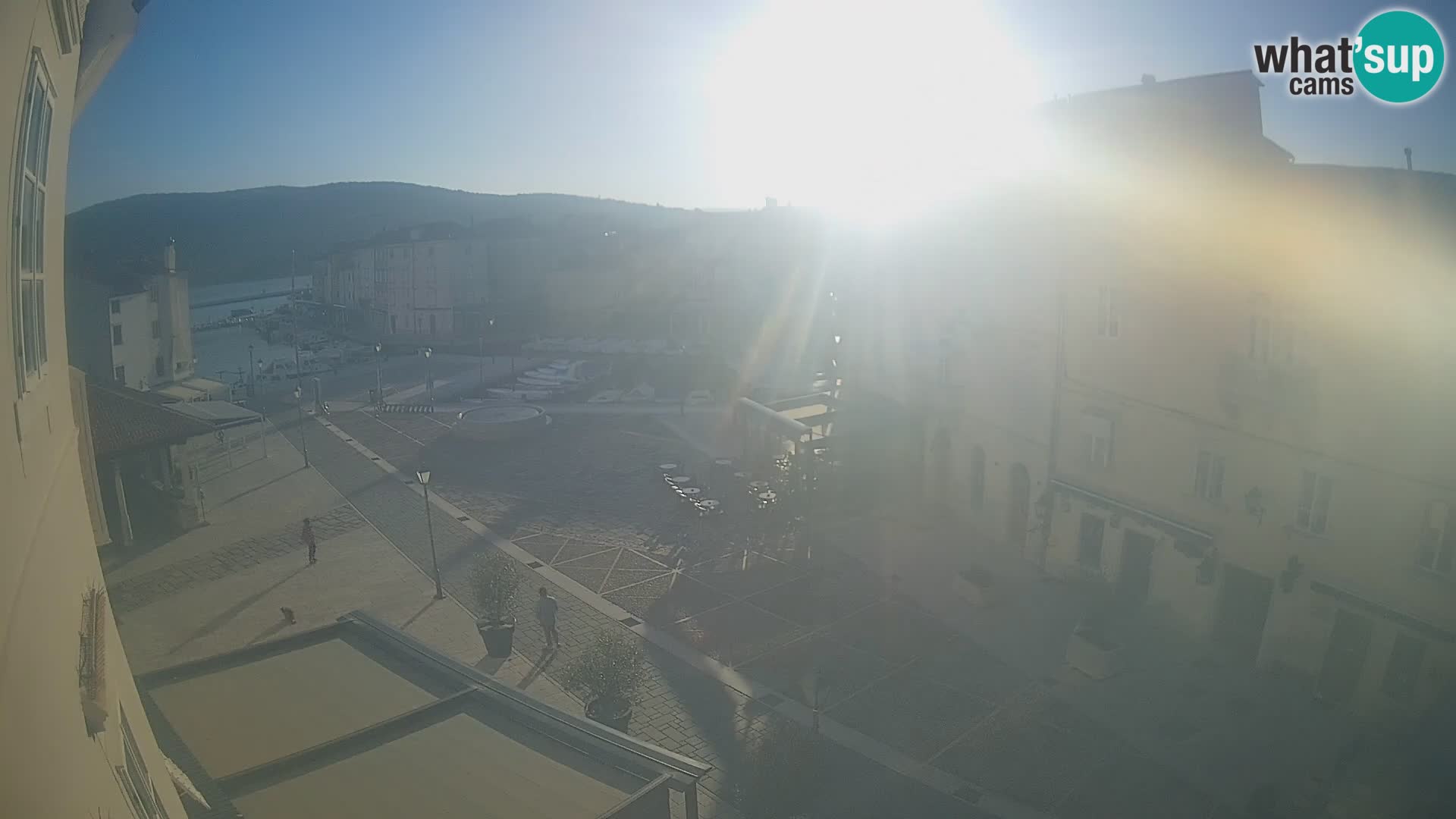 LIVE cam Cres city – place principale et “mandrač” – île de Cres – Croatie