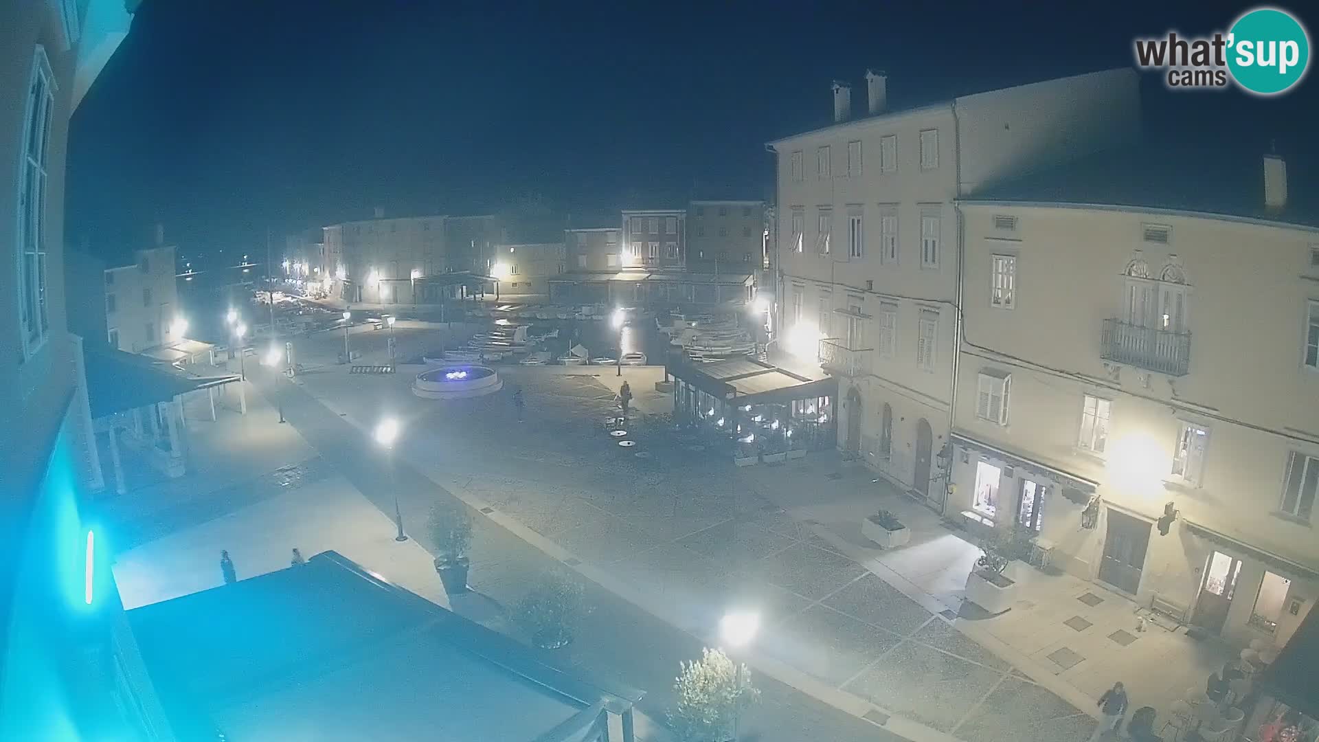 LIVE cam Cres city – place principale et “mandrač” – île de Cres – Croatie