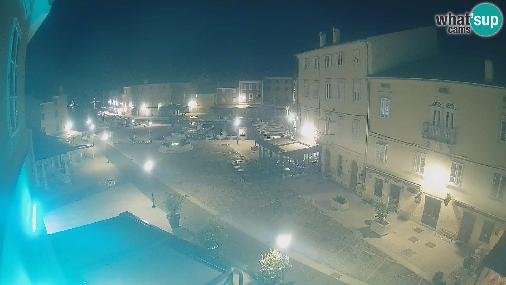 LIVE cam Cres city – place principale et “mandrač” – île de Cres – Croatie