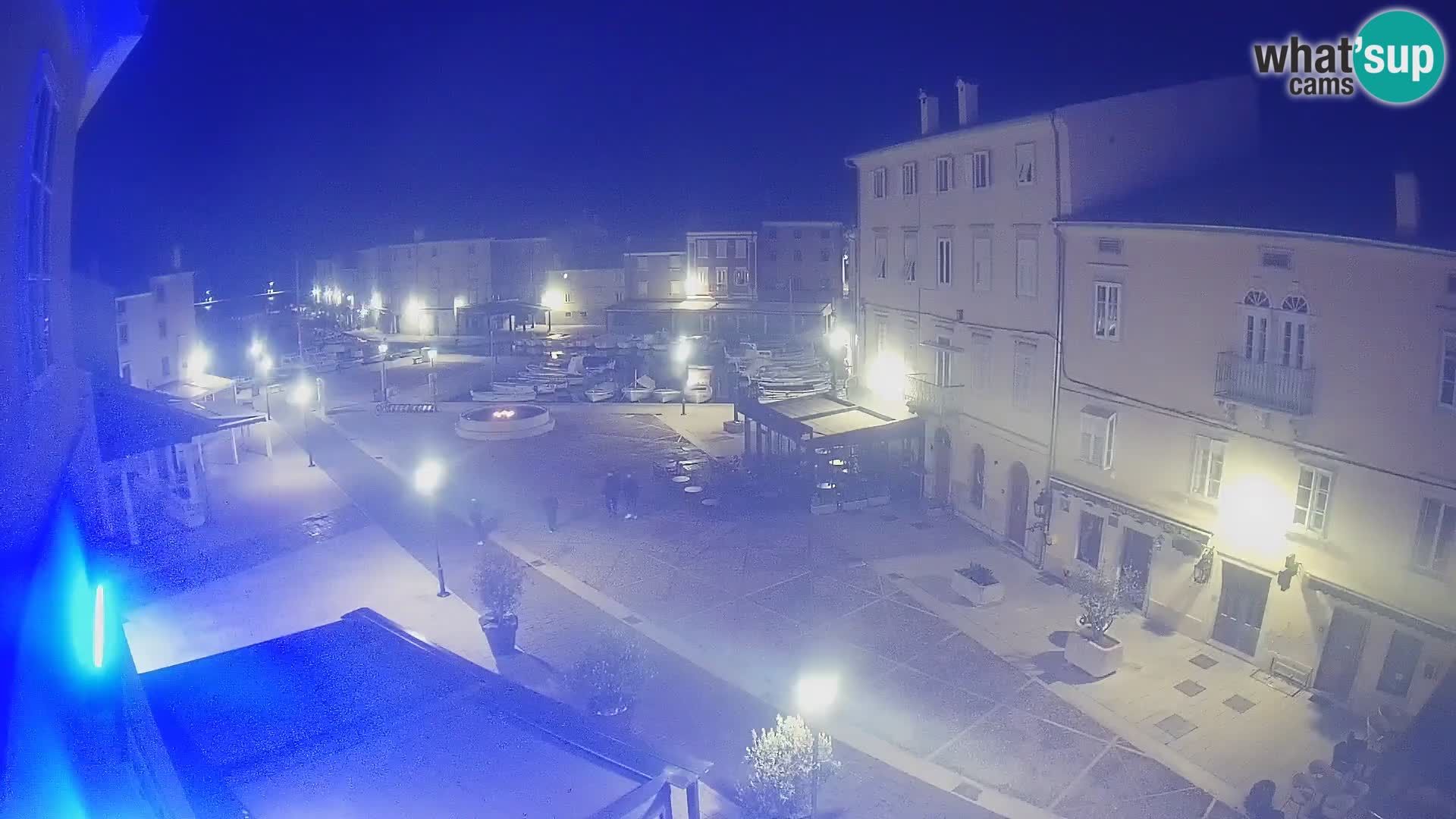 LIVE cam Cres city – place principale et “mandrač” – île de Cres – Croatie
