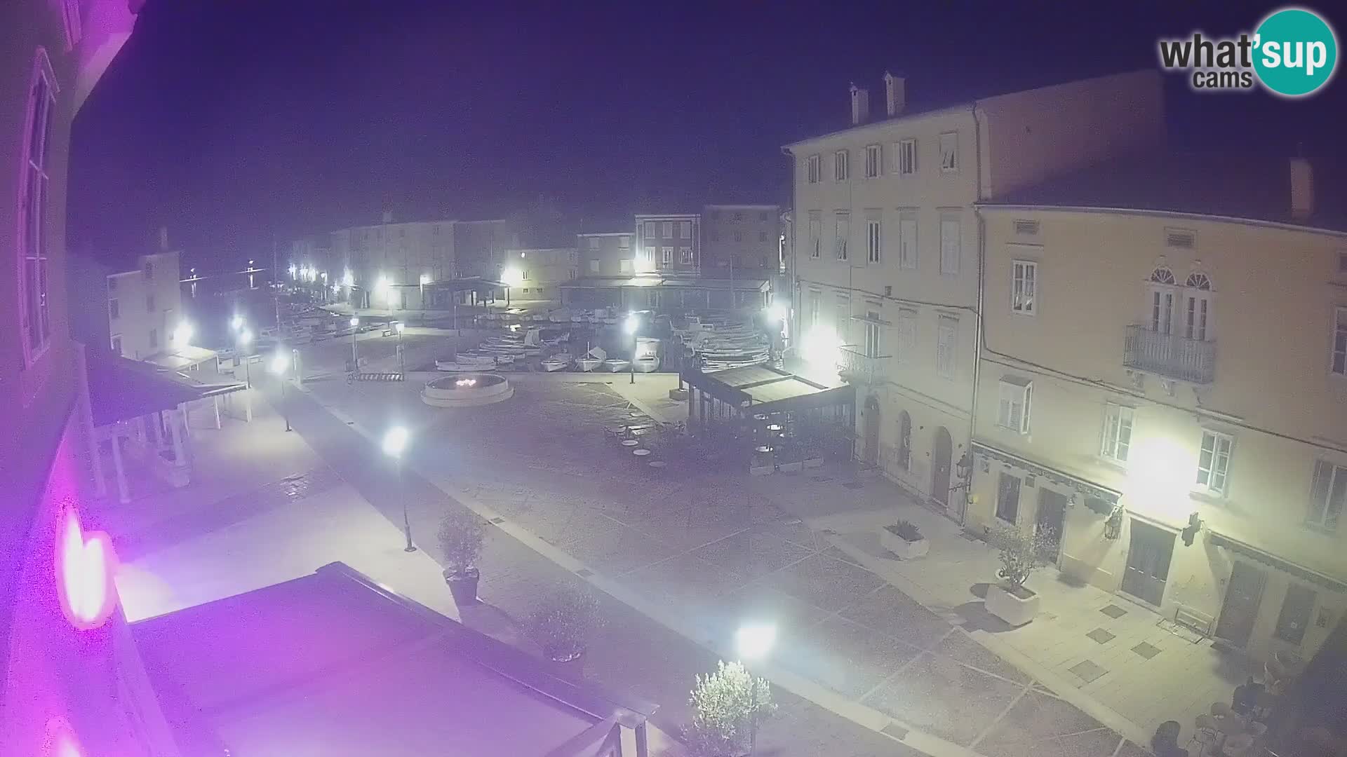 LIVE cam Cres city – place principale et “mandrač” – île de Cres – Croatie