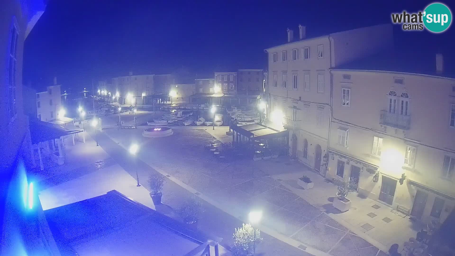 LIVE cam Cres city – place principale et “mandrač” – île de Cres – Croatie