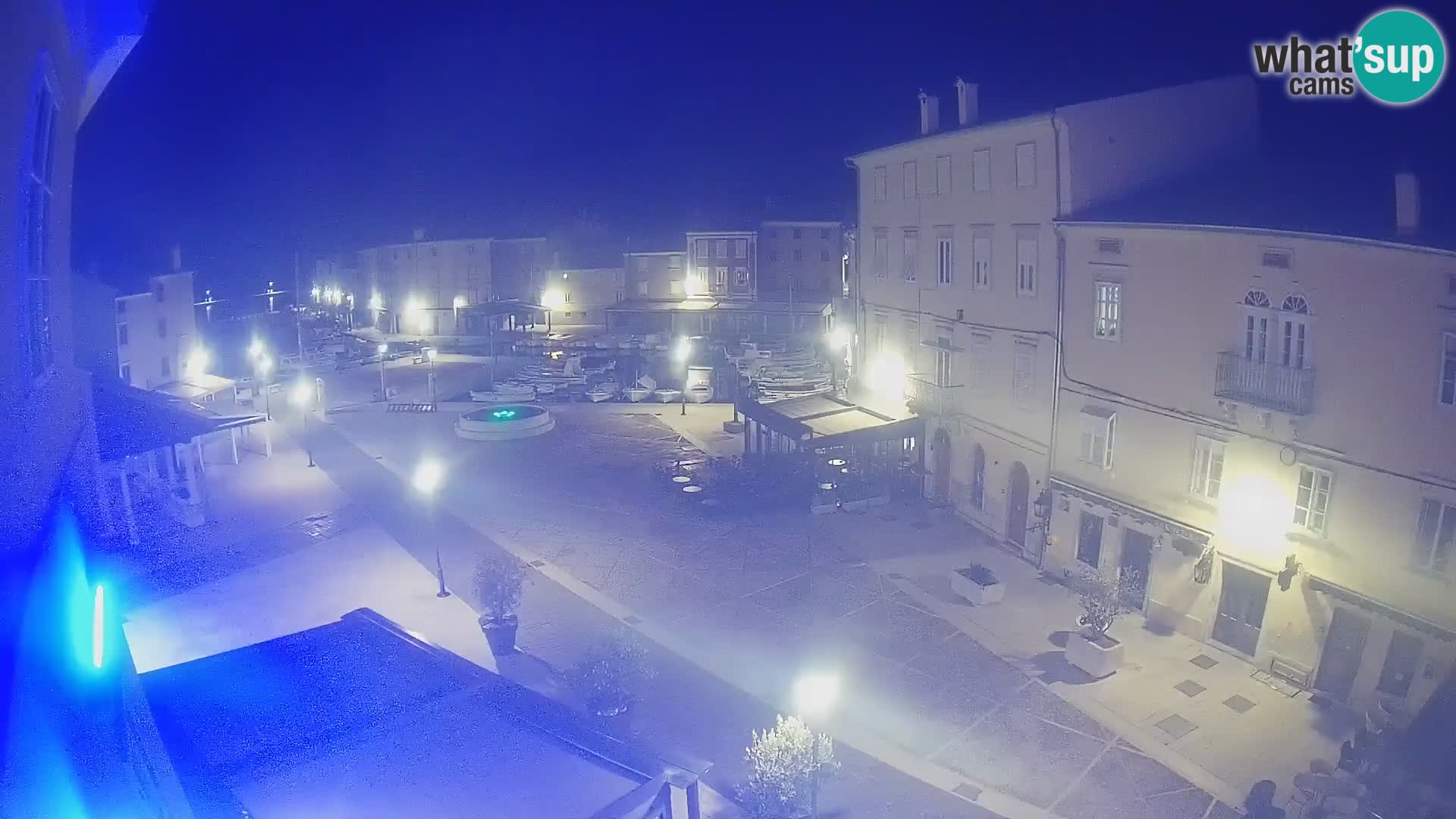 LIVE cam Cres city – place principale et “mandrač” – île de Cres – Croatie