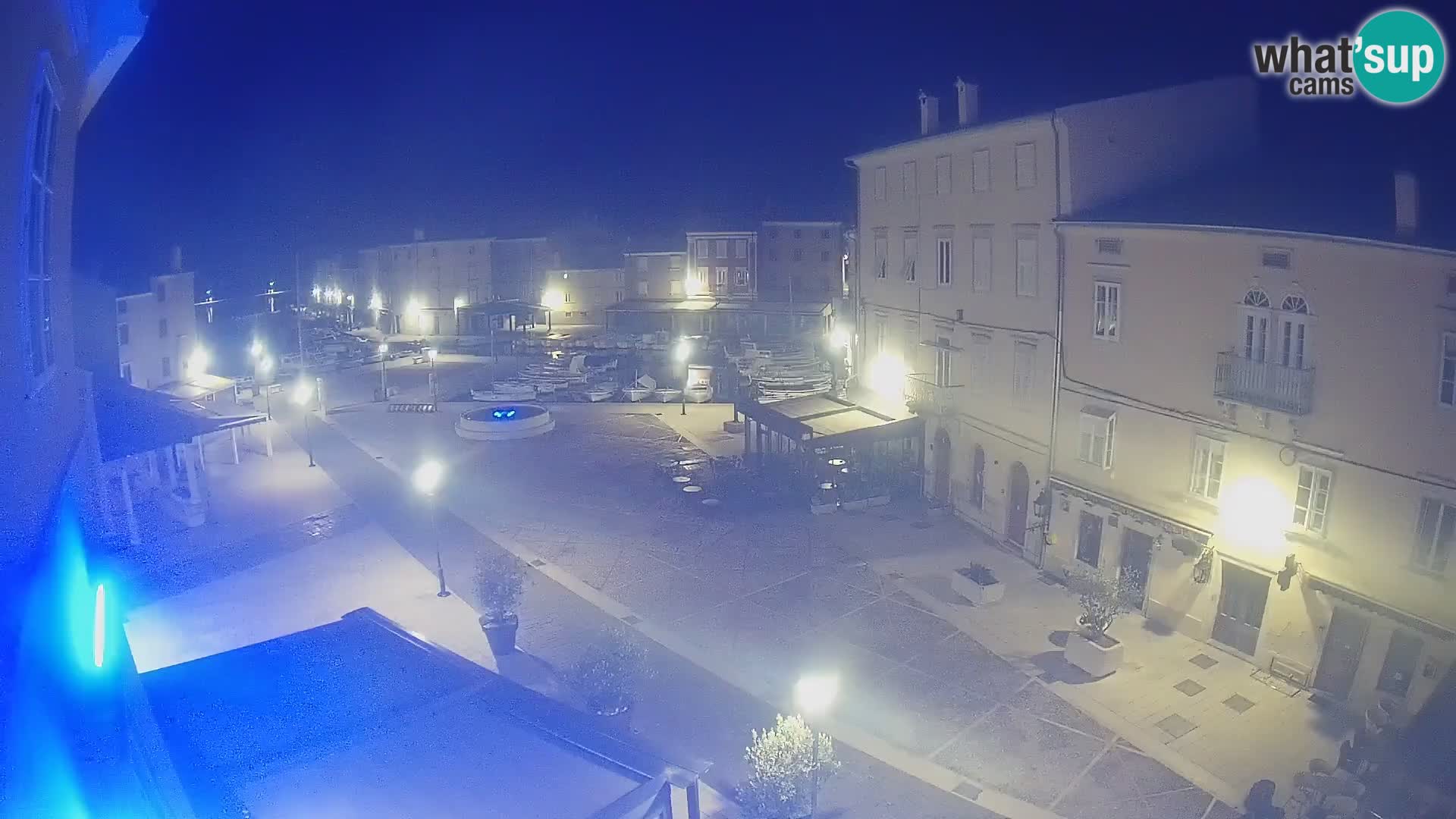 LIVE cam Cres city – place principale et “mandrač” – île de Cres – Croatie