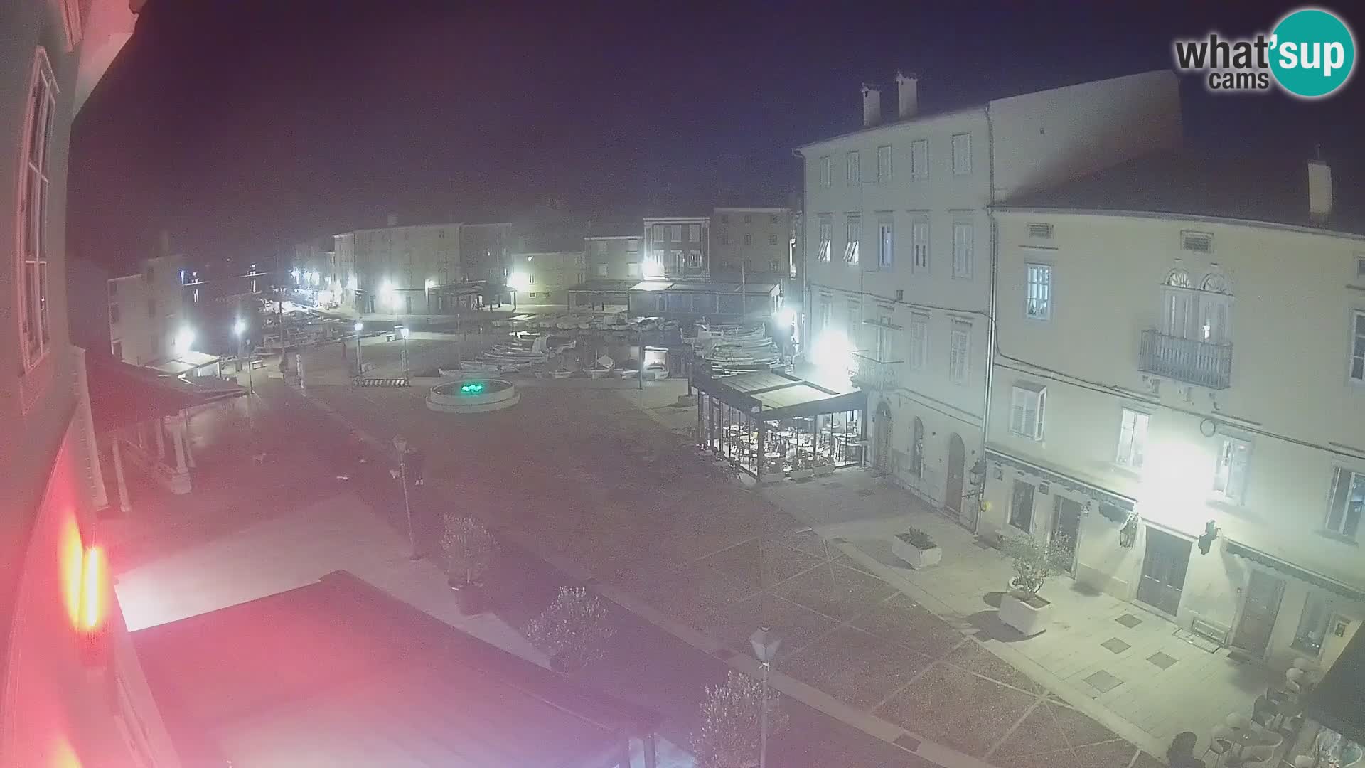 LIVE cam Cres city – place principale et “mandrač” – île de Cres – Croatie
