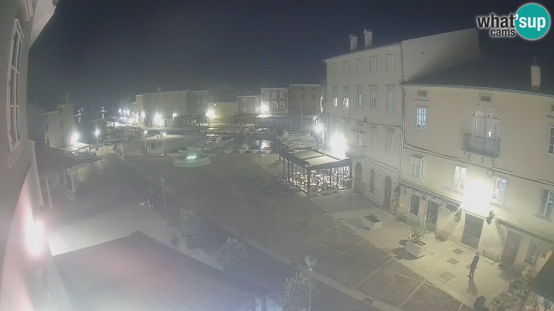 LIVE cam Cres city – place principale et “mandrač” – île de Cres – Croatie