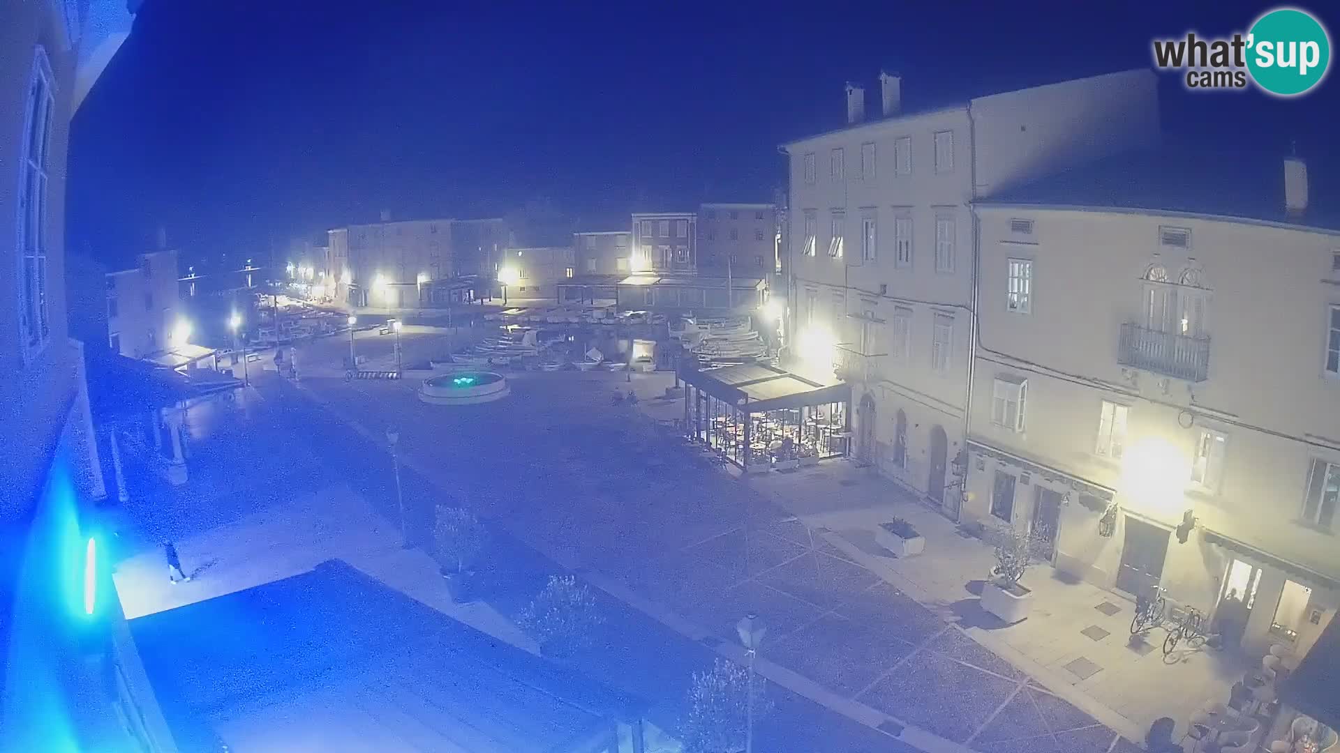 LIVE cam Cres city – place principale et “mandrač” – île de Cres – Croatie