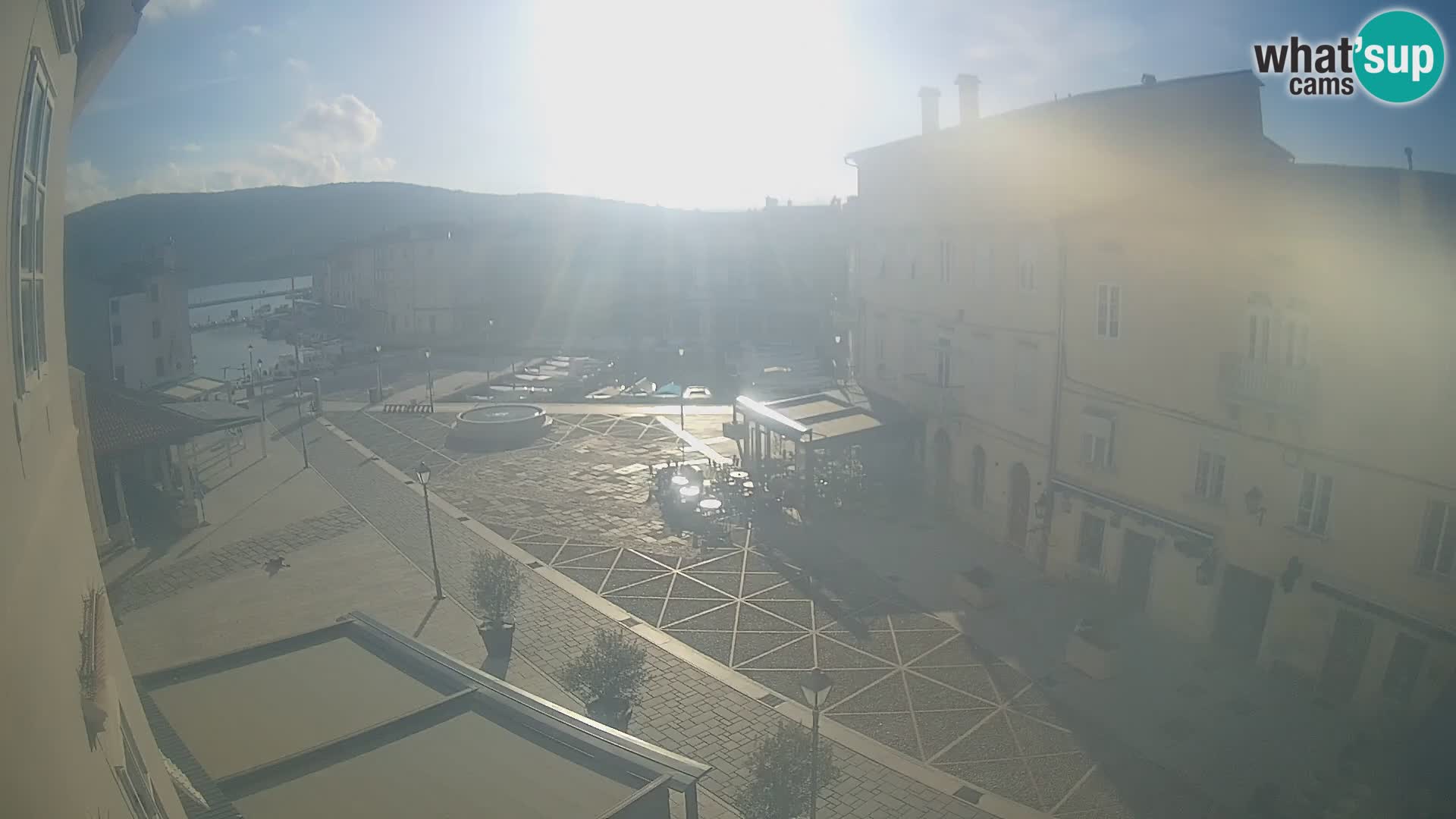 LIVE cam Cres Stadt – Hauptplatz und “mandrač” – Cres Insel – Kroatien