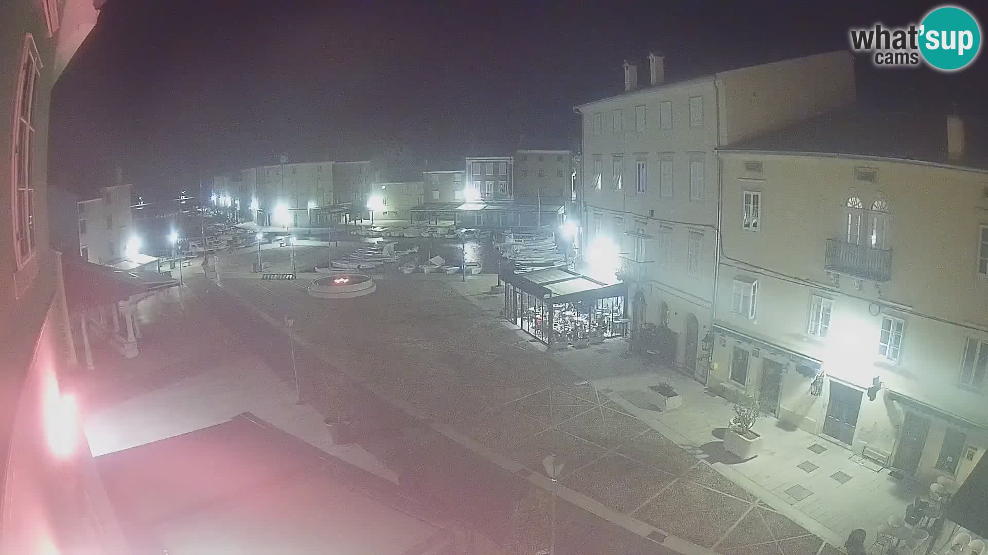 LIVE cam Cres city – place principale et “mandrač” – île de Cres – Croatie