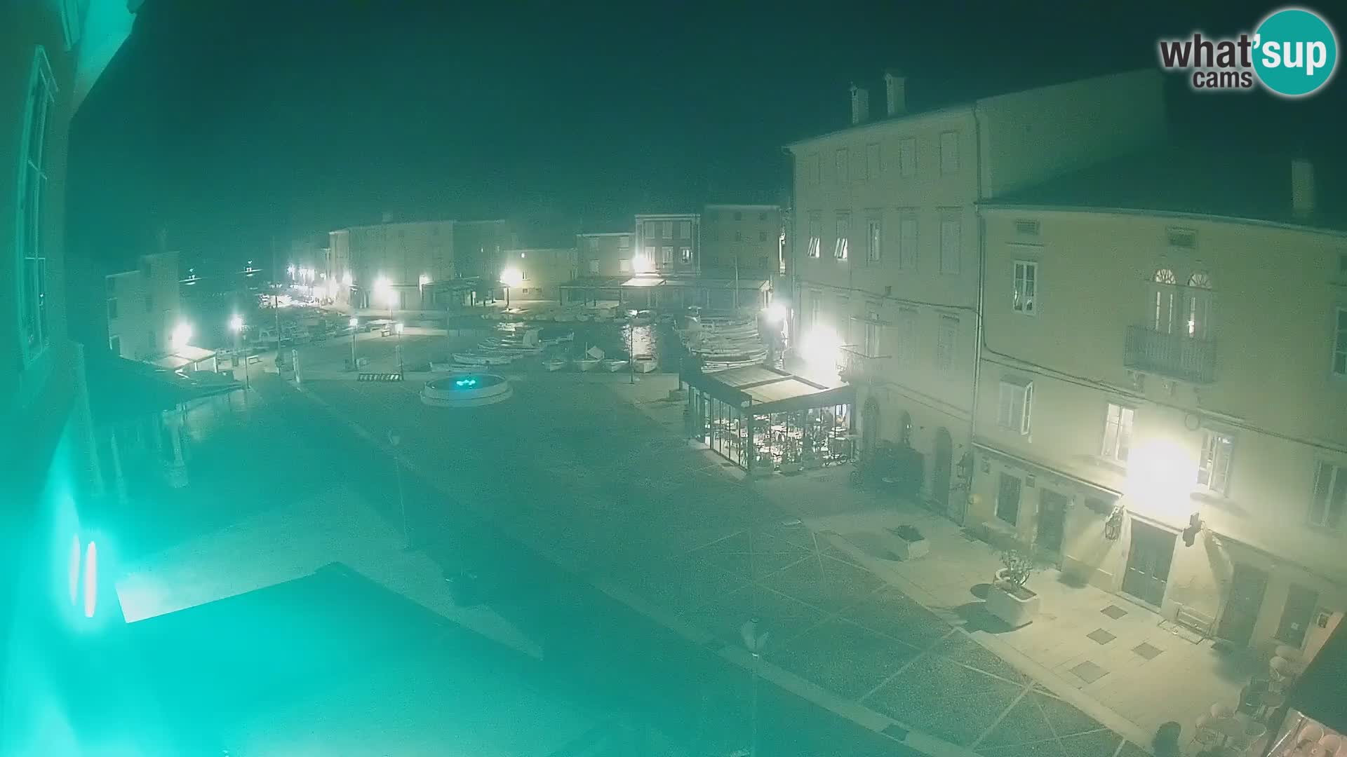 LIVE cam Cres city – place principale et “mandrač” – île de Cres – Croatie