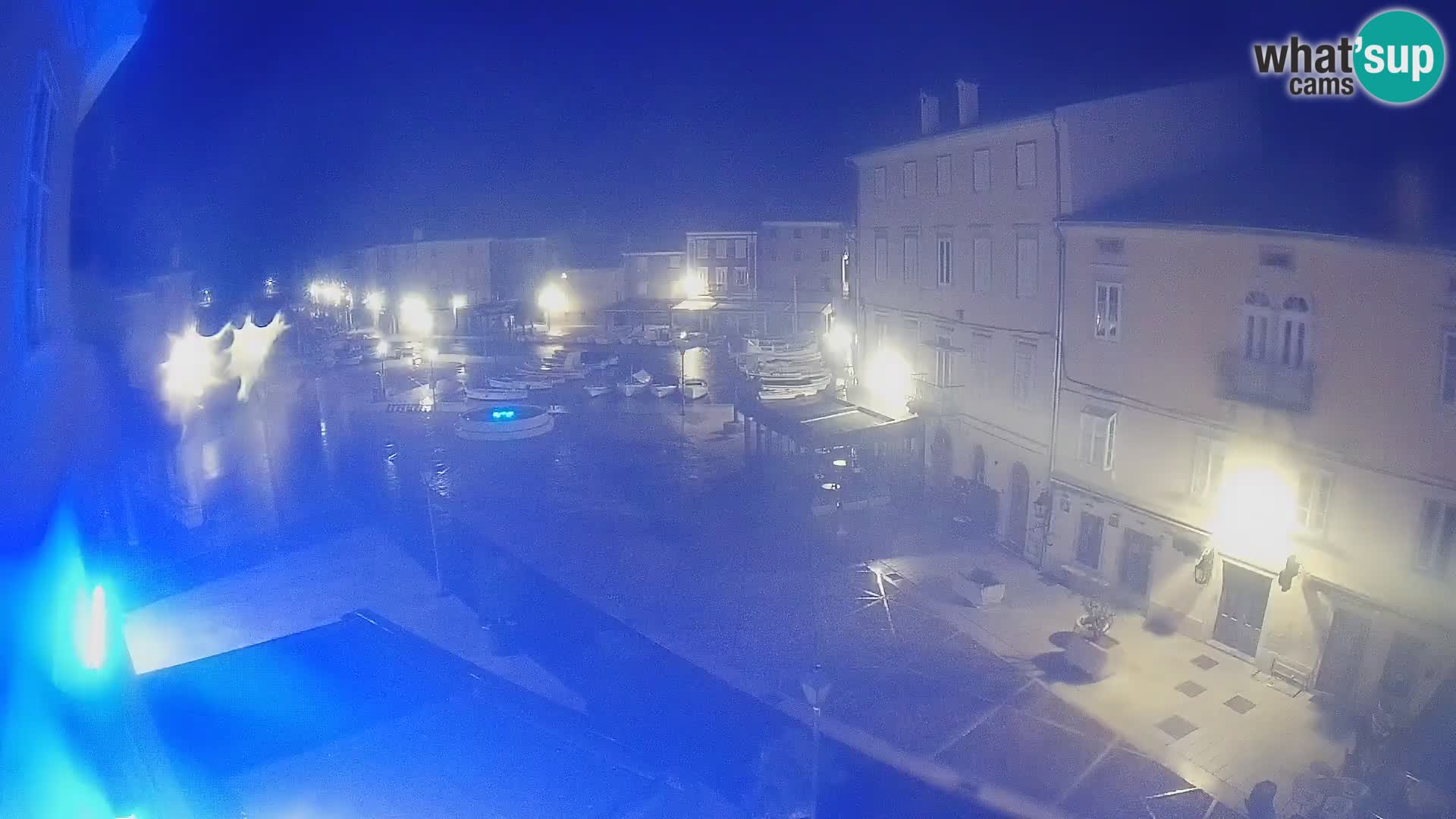 LIVE cam Cres Stadt – Hauptplatz und “mandrač” – Cres Insel – Kroatien
