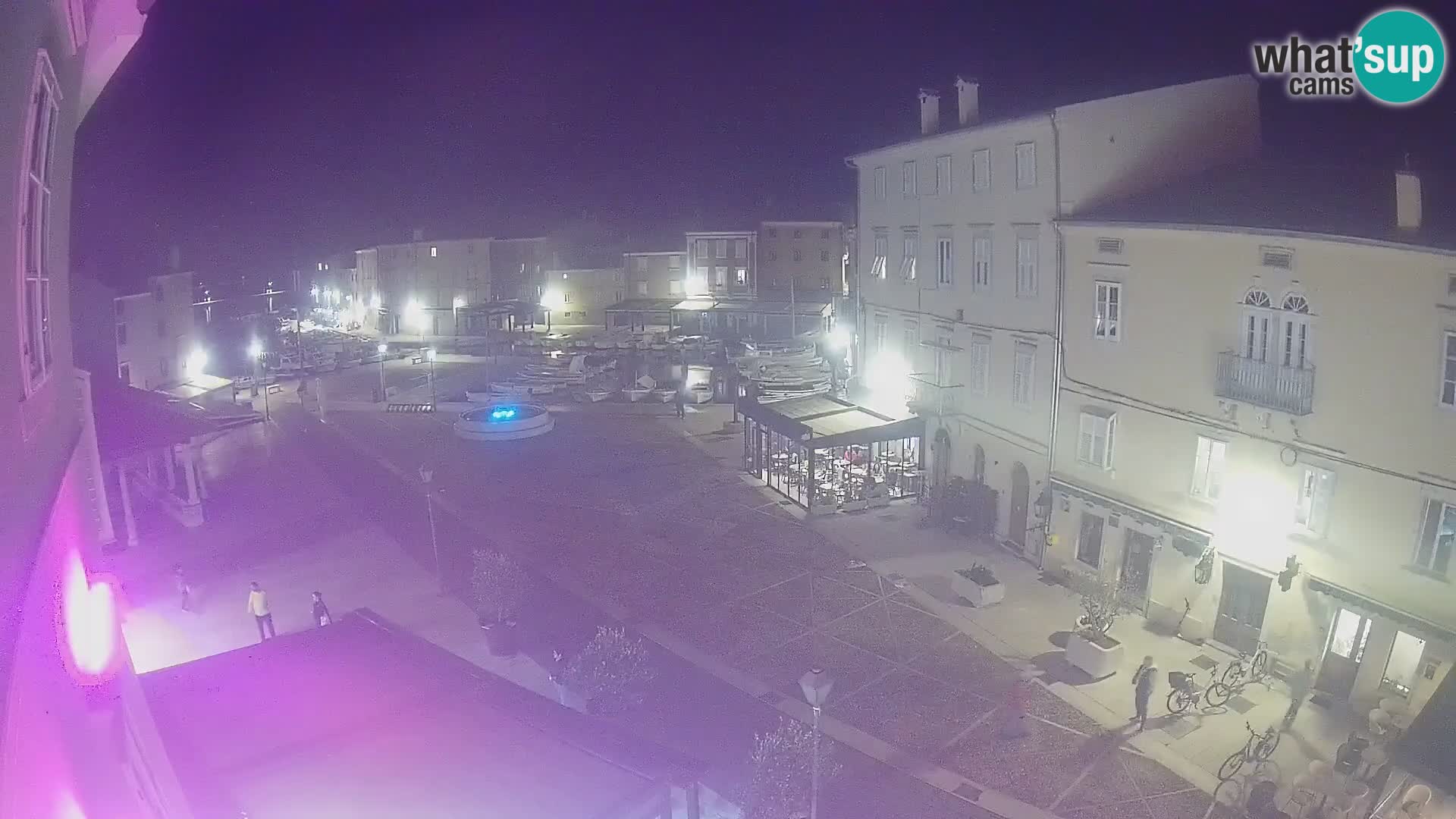 LIVE cam Cres city – place principale et “mandrač” – île de Cres – Croatie