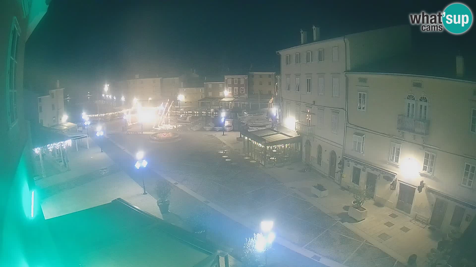 LIVE cam Cres city – place principale et “mandrač” – île de Cres – Croatie