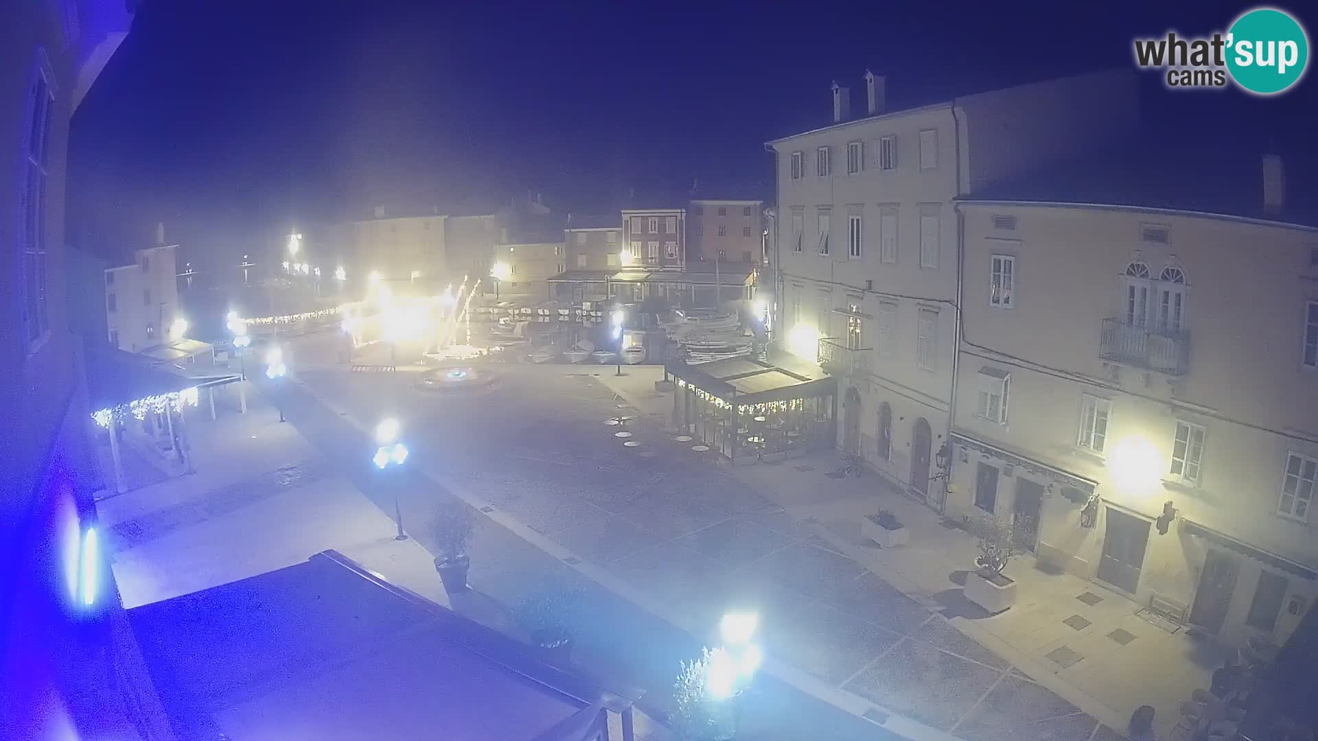 LIVE cam Cres city – place principale et “mandrač” – île de Cres – Croatie