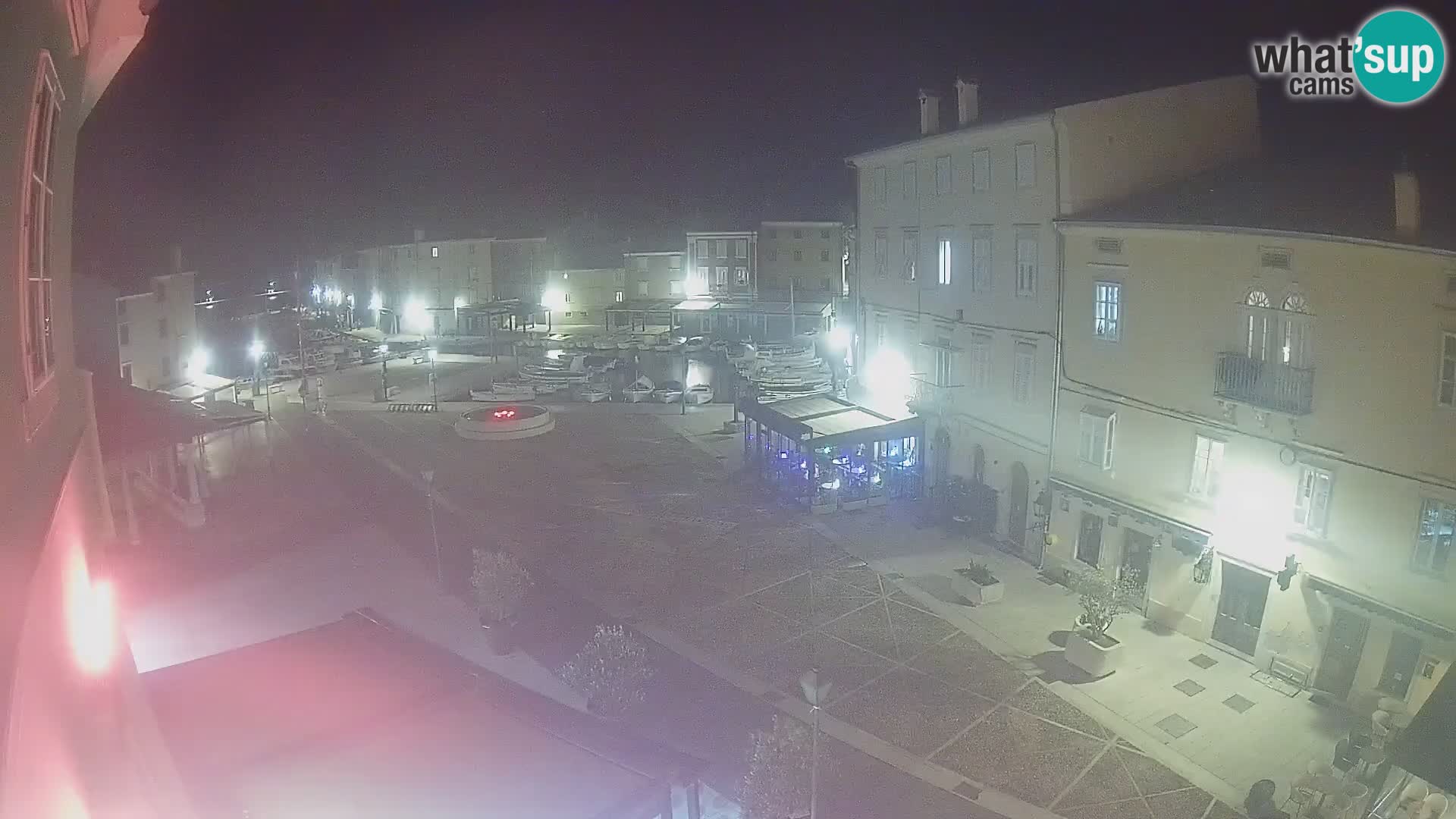 LIVE cam Cres city – place principale et “mandrač” – île de Cres – Croatie