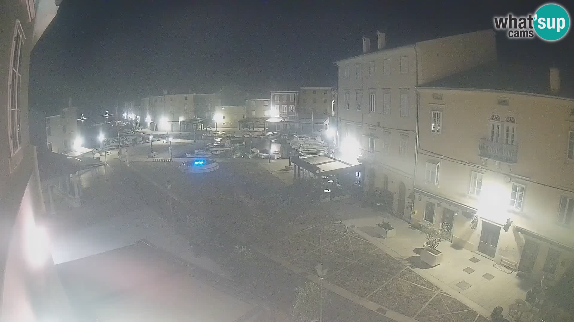 LIVE cam Cres Stadt – Hauptplatz und “mandrač” – Cres Insel – Kroatien