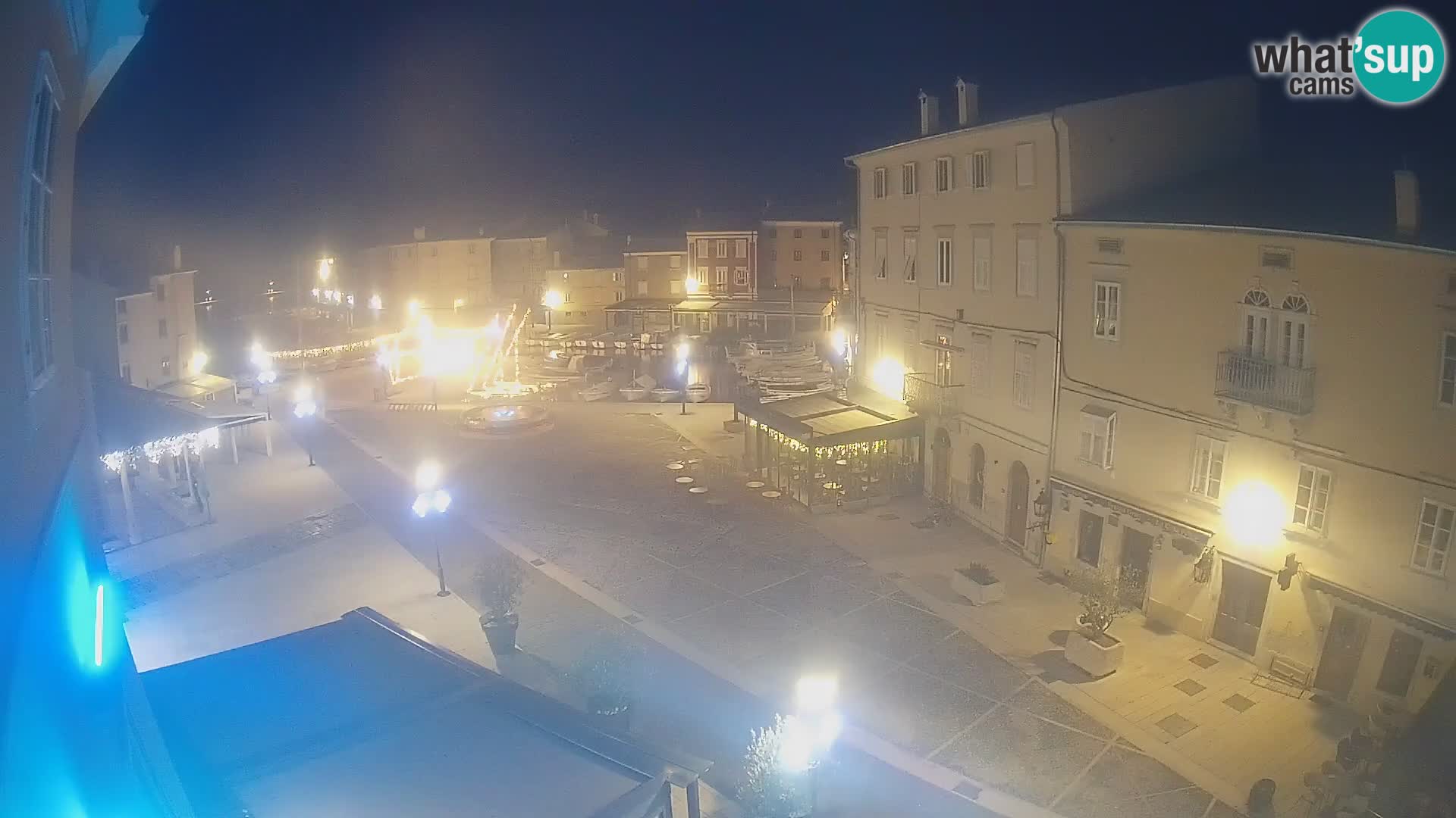 LIVE cam Cres city – place principale et “mandrač” – île de Cres – Croatie