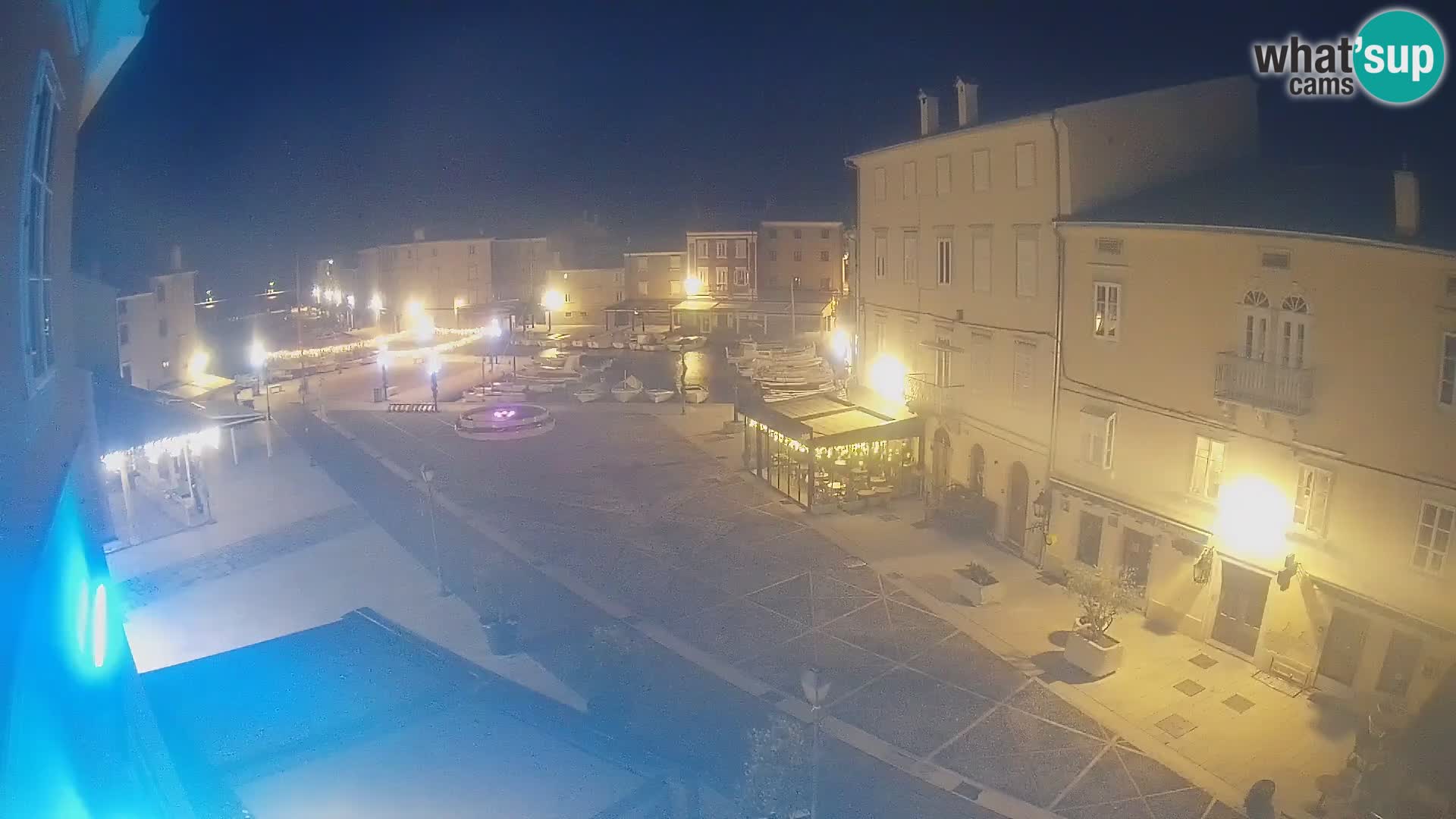 Cámara en vivo ciudad de Cres – plaza principal y “mandrač” – isla de Cres – Croacia