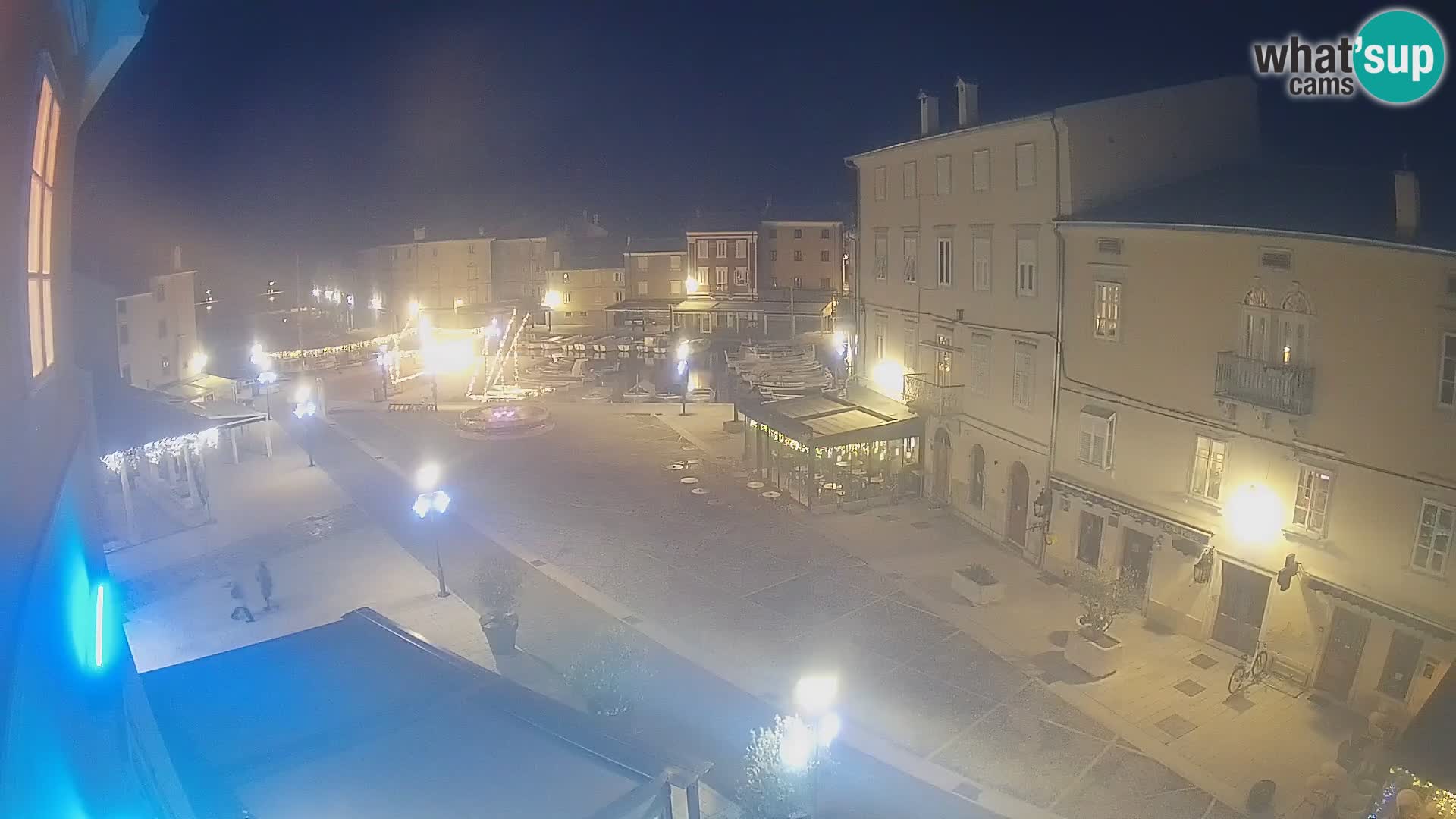LIVE cam Cres city – place principale et “mandrač” – île de Cres – Croatie