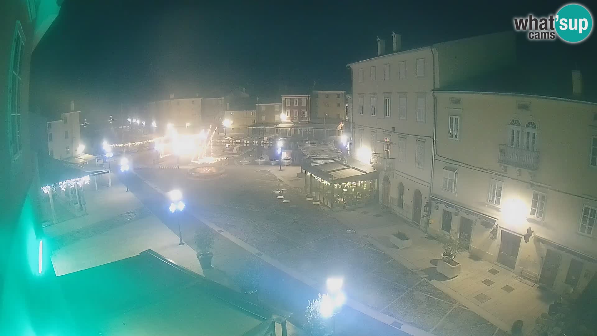 LIVE cam Cres city – place principale et “mandrač” – île de Cres – Croatie