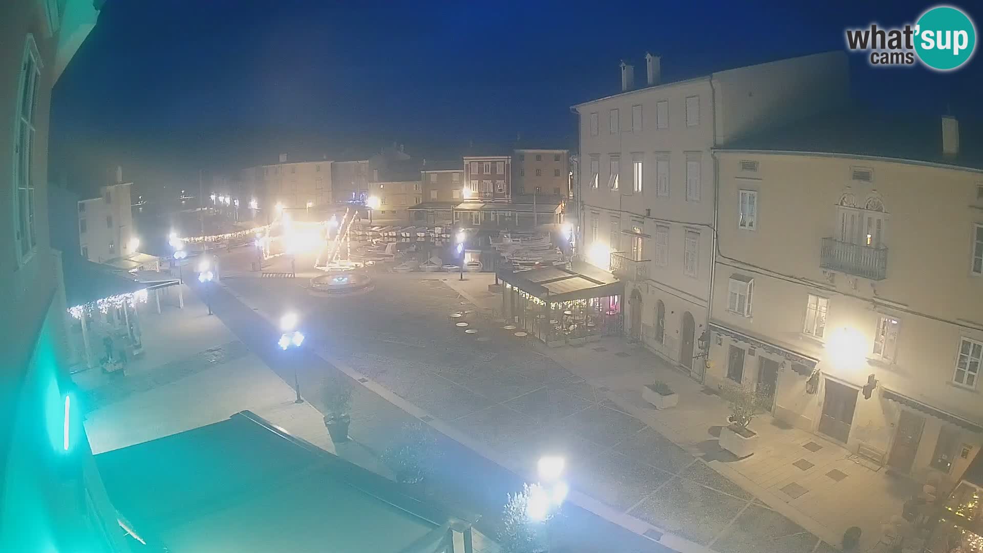 LIVE cam Cres Stadt – Hauptplatz und “mandrač” – Cres Insel – Kroatien
