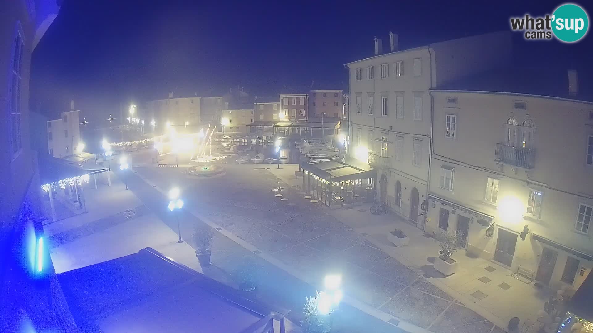 LIVE cam Cres city – place principale et “mandrač” – île de Cres – Croatie