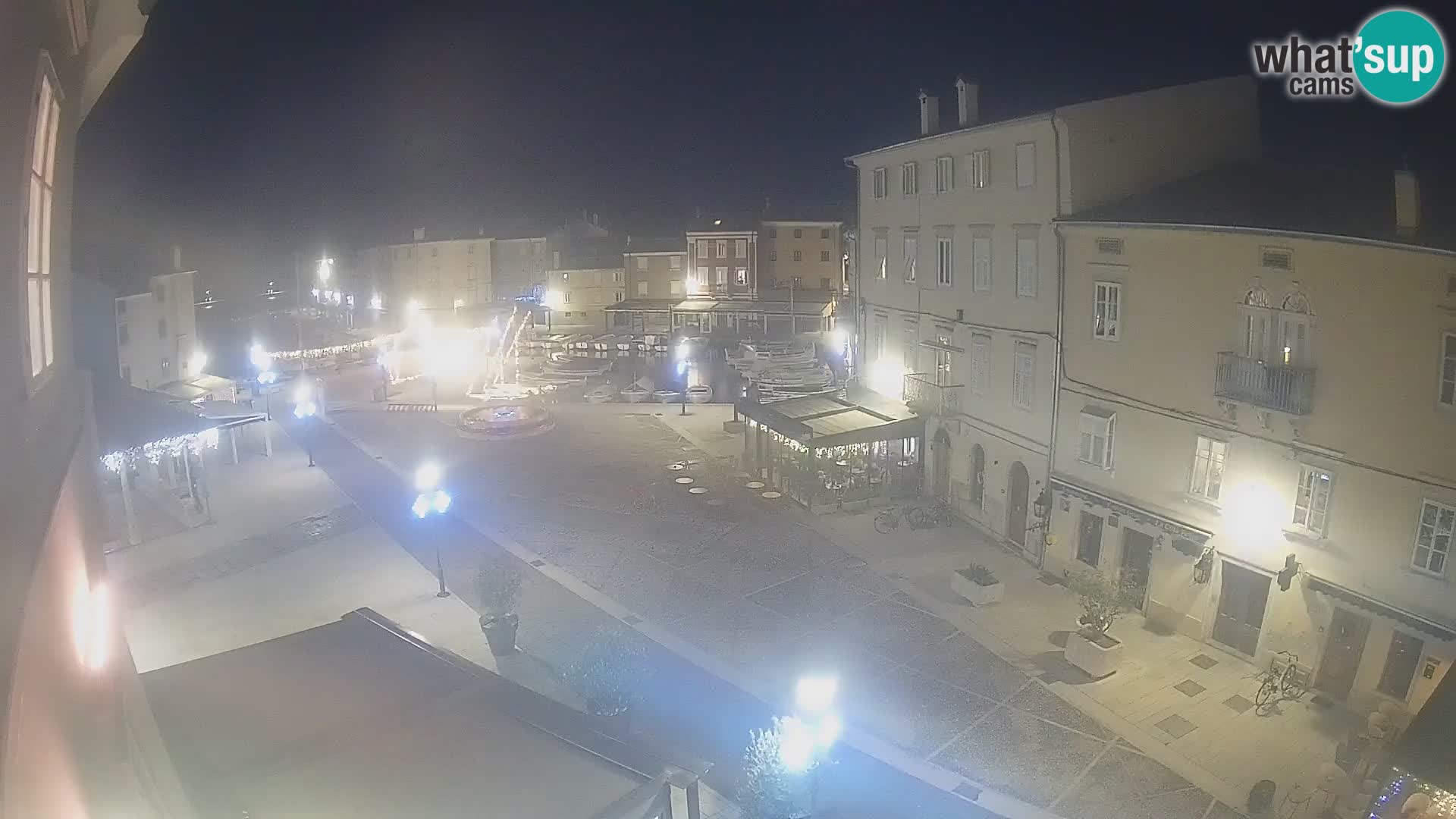 LIVE cam Cres city – place principale et “mandrač” – île de Cres – Croatie