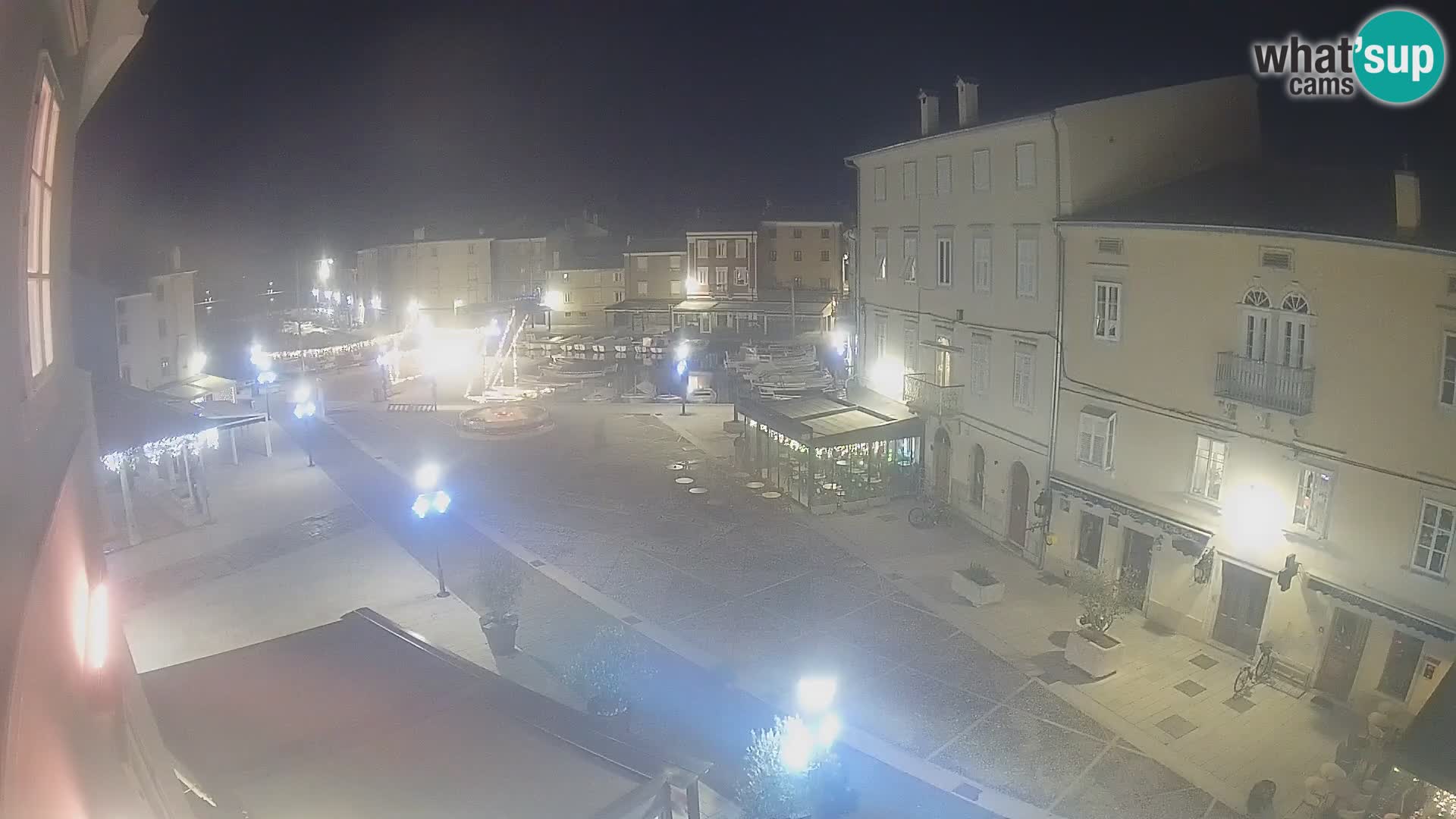 Cámara en vivo ciudad de Cres – plaza principal y “mandrač” – isla de Cres – Croacia