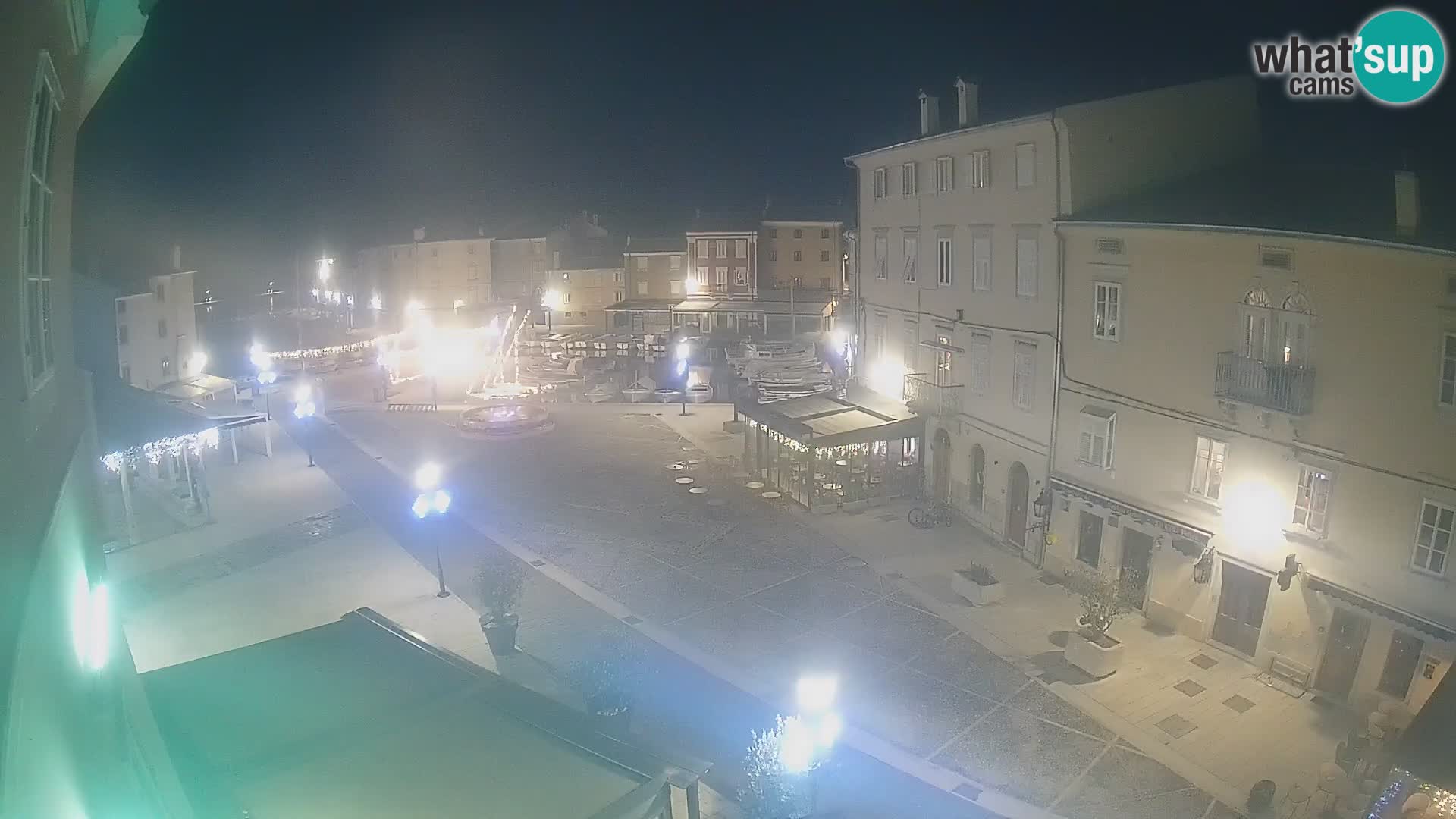 LIVE cam Cres city – place principale et “mandrač” – île de Cres – Croatie