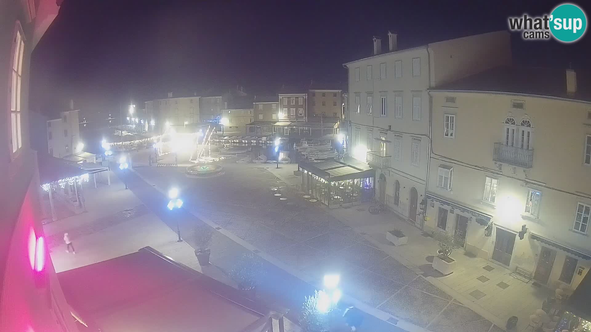 LIVE cam Cres city – place principale et “mandrač” – île de Cres – Croatie