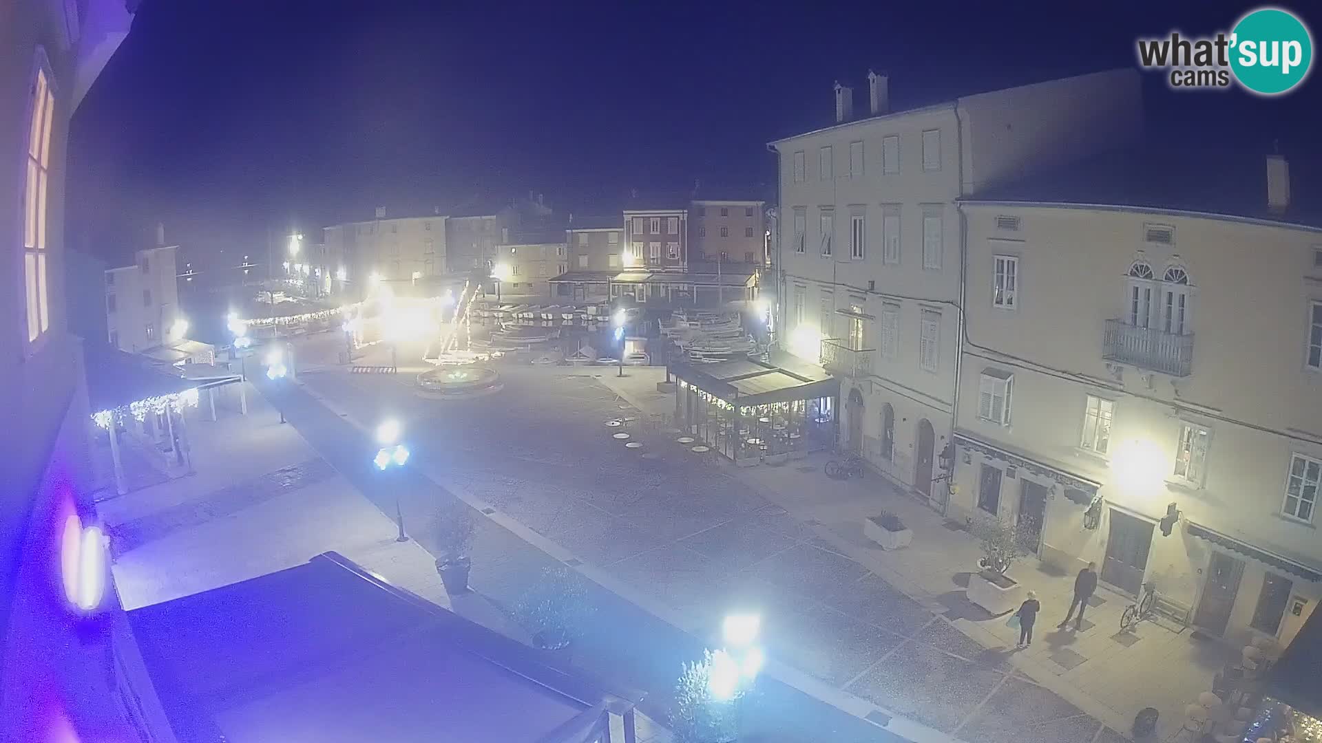 LIVE cam Cres city – place principale et “mandrač” – île de Cres – Croatie