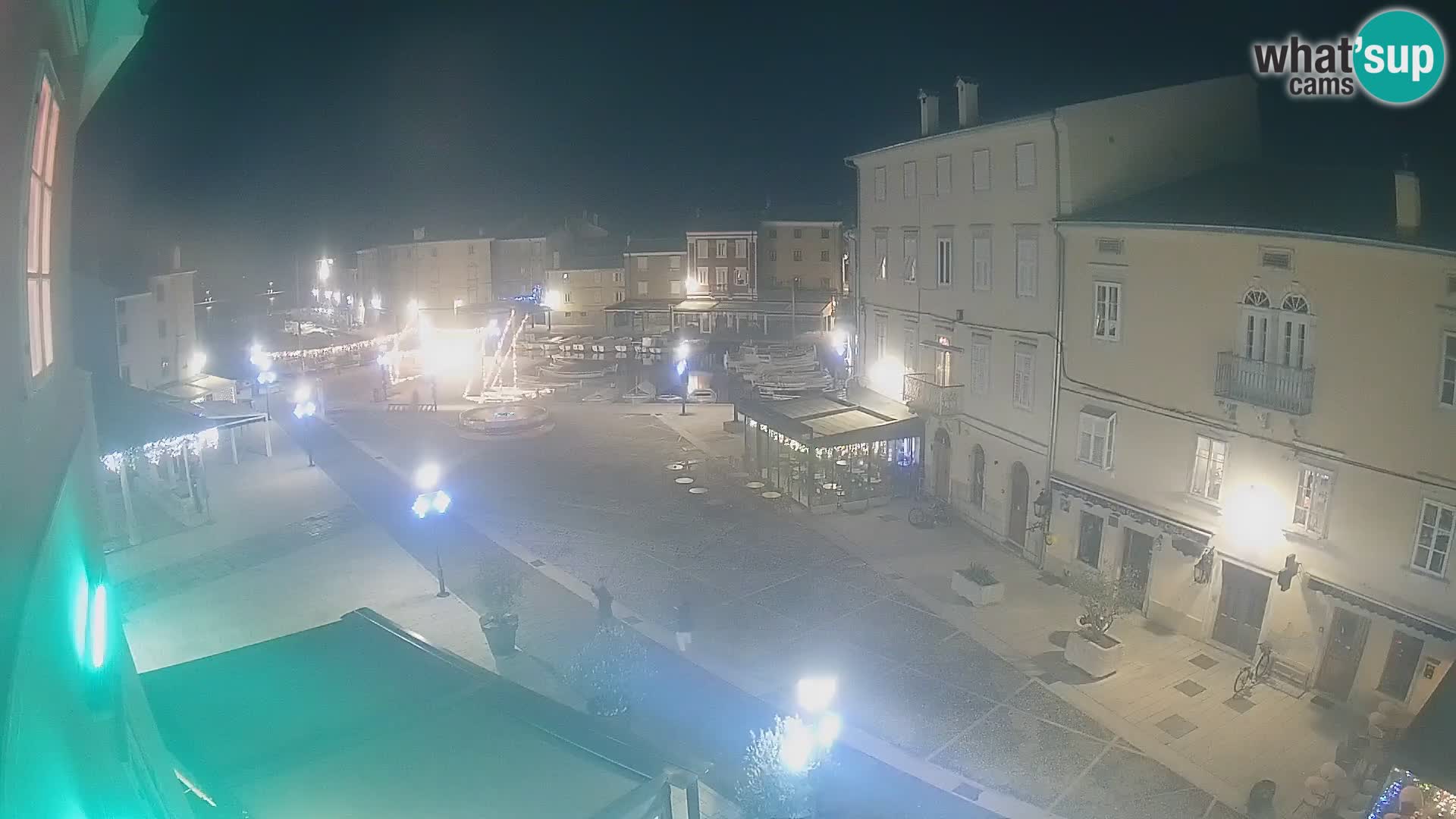 LIVE cam Cres city – place principale et “mandrač” – île de Cres – Croatie