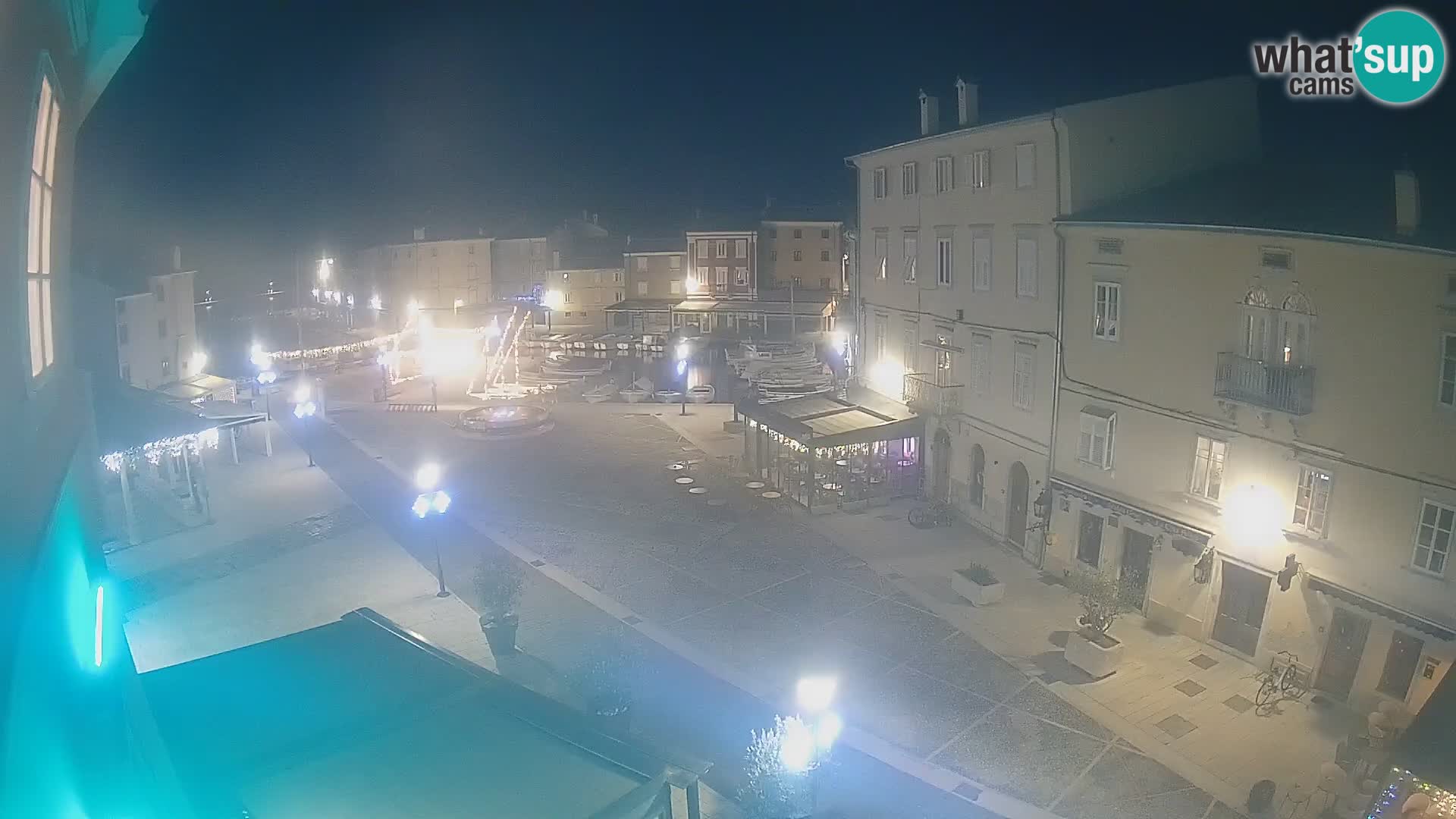 LIVE cam Cres city – place principale et “mandrač” – île de Cres – Croatie