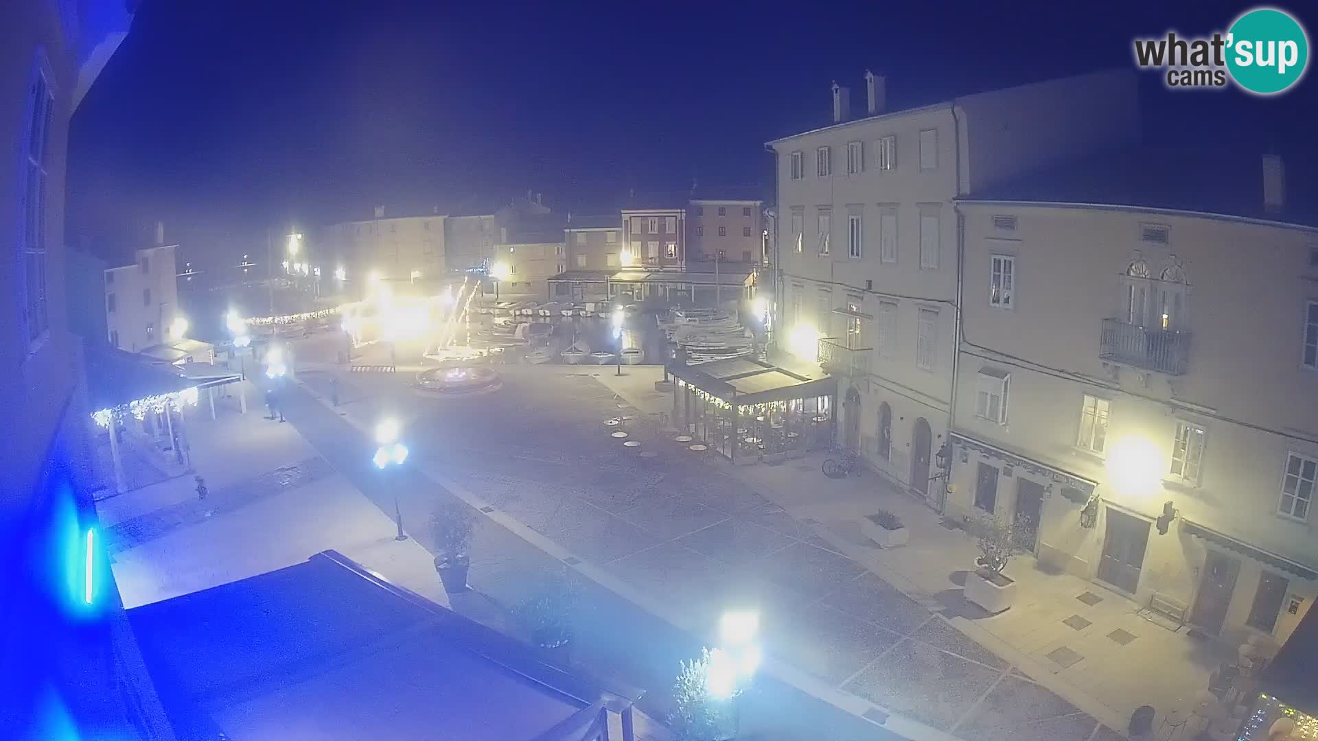 LIVE cam Cres city – place principale et “mandrač” – île de Cres – Croatie