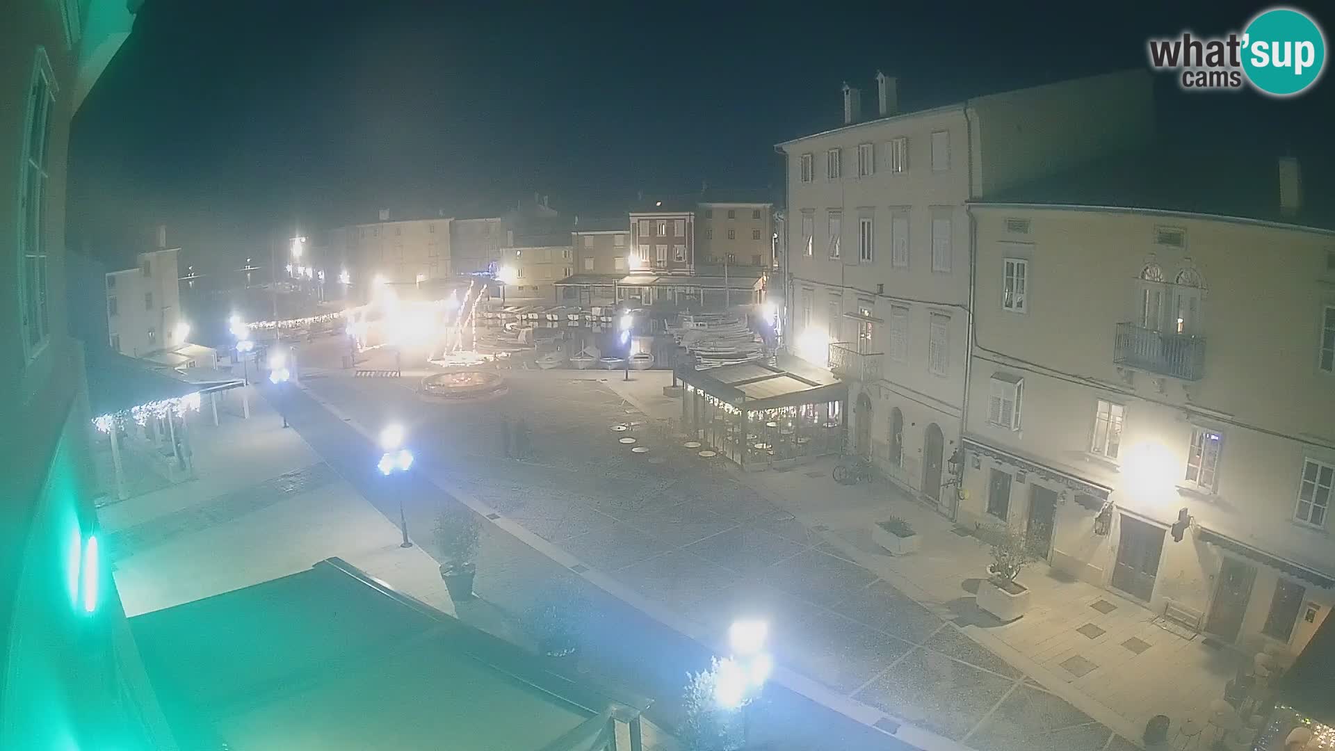 Cámara en vivo ciudad de Cres – plaza principal y “mandrač” – isla de Cres – Croacia