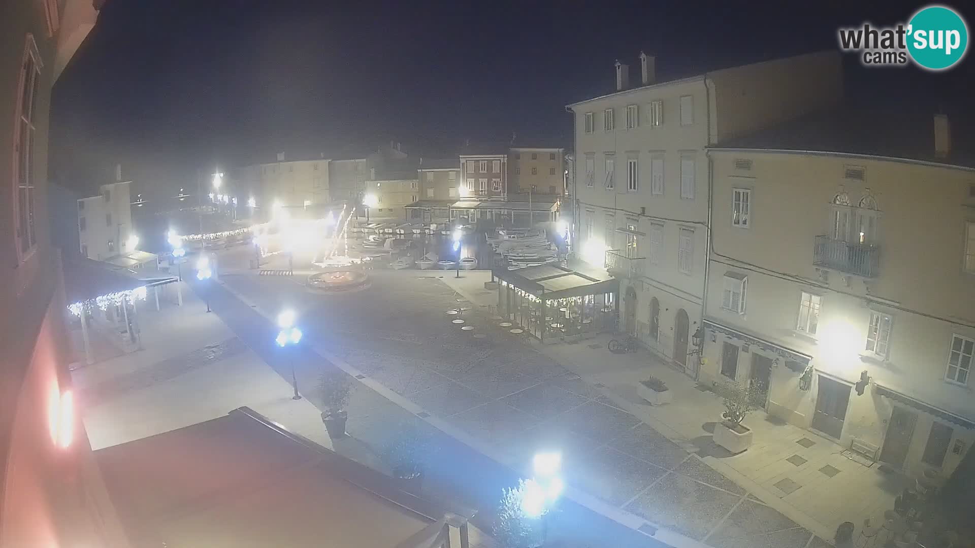 LIVE cam Cres city – place principale et “mandrač” – île de Cres – Croatie