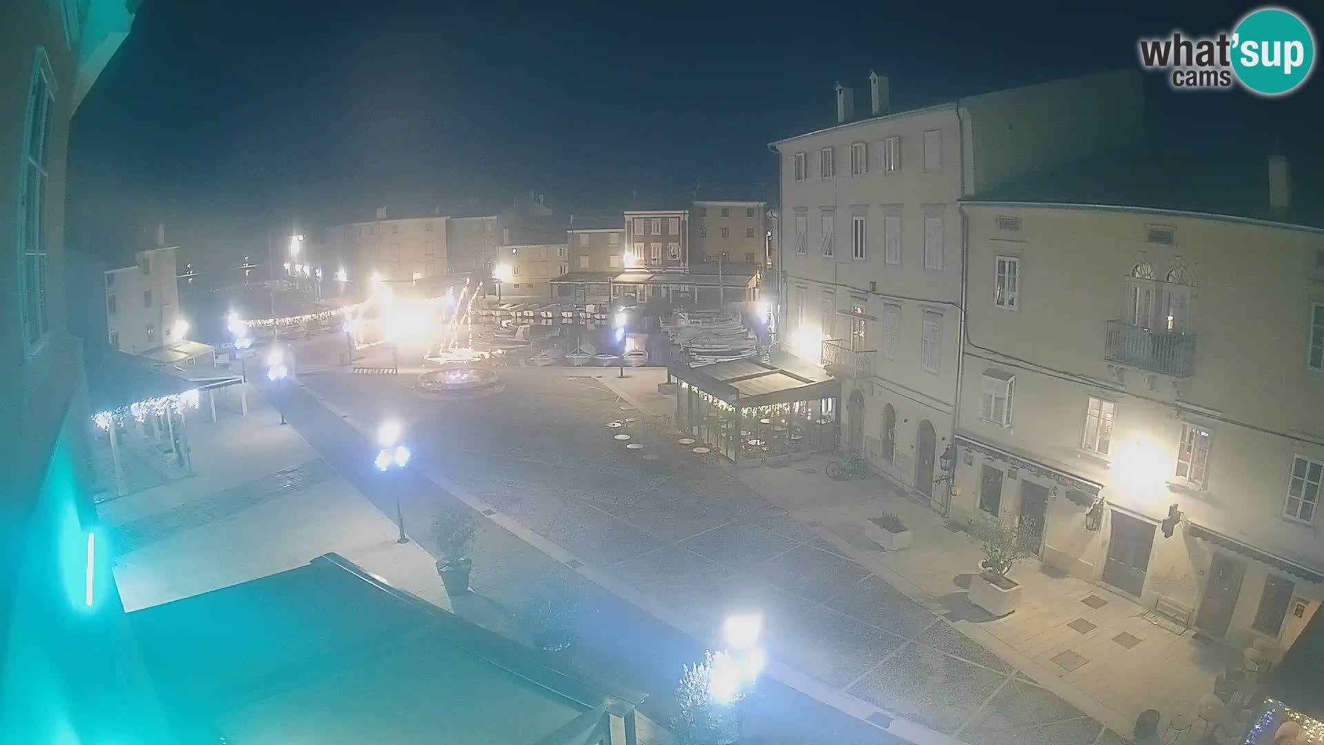 Cámara en vivo ciudad de Cres – plaza principal y “mandrač” – isla de Cres – Croacia