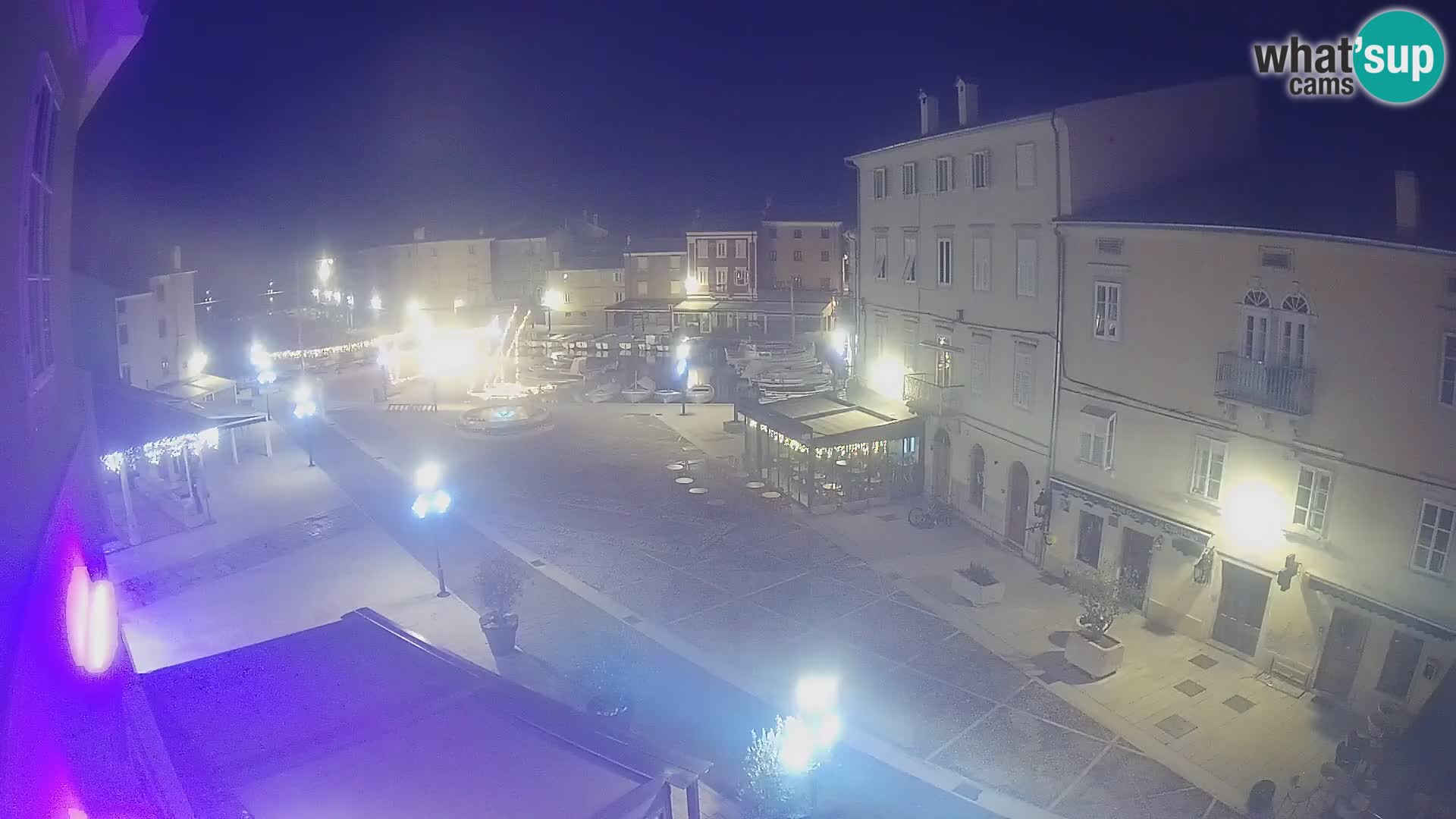 LIVE cam Cres city – place principale et “mandrač” – île de Cres – Croatie