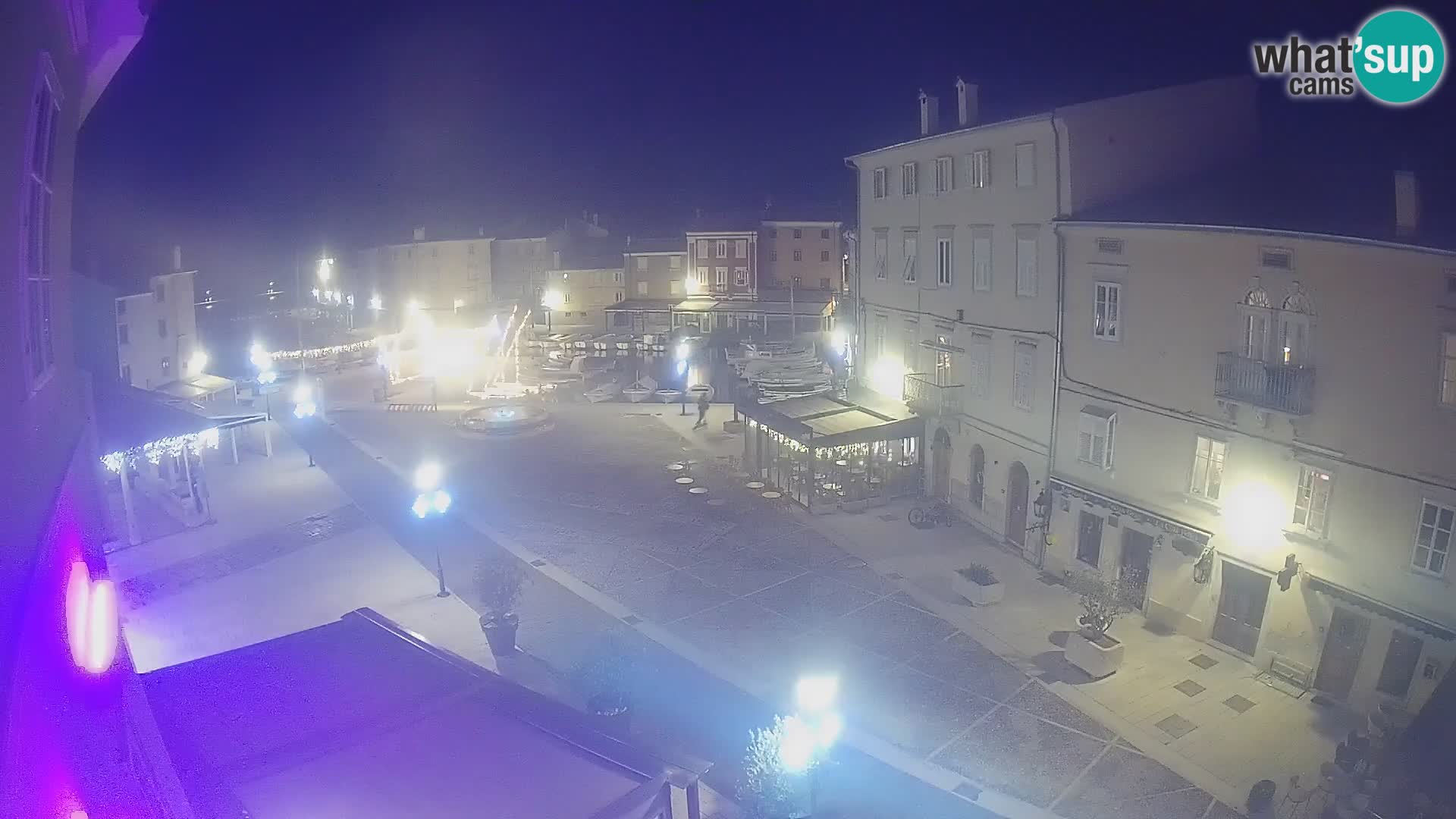 LIVE cam Cres city – place principale et “mandrač” – île de Cres – Croatie