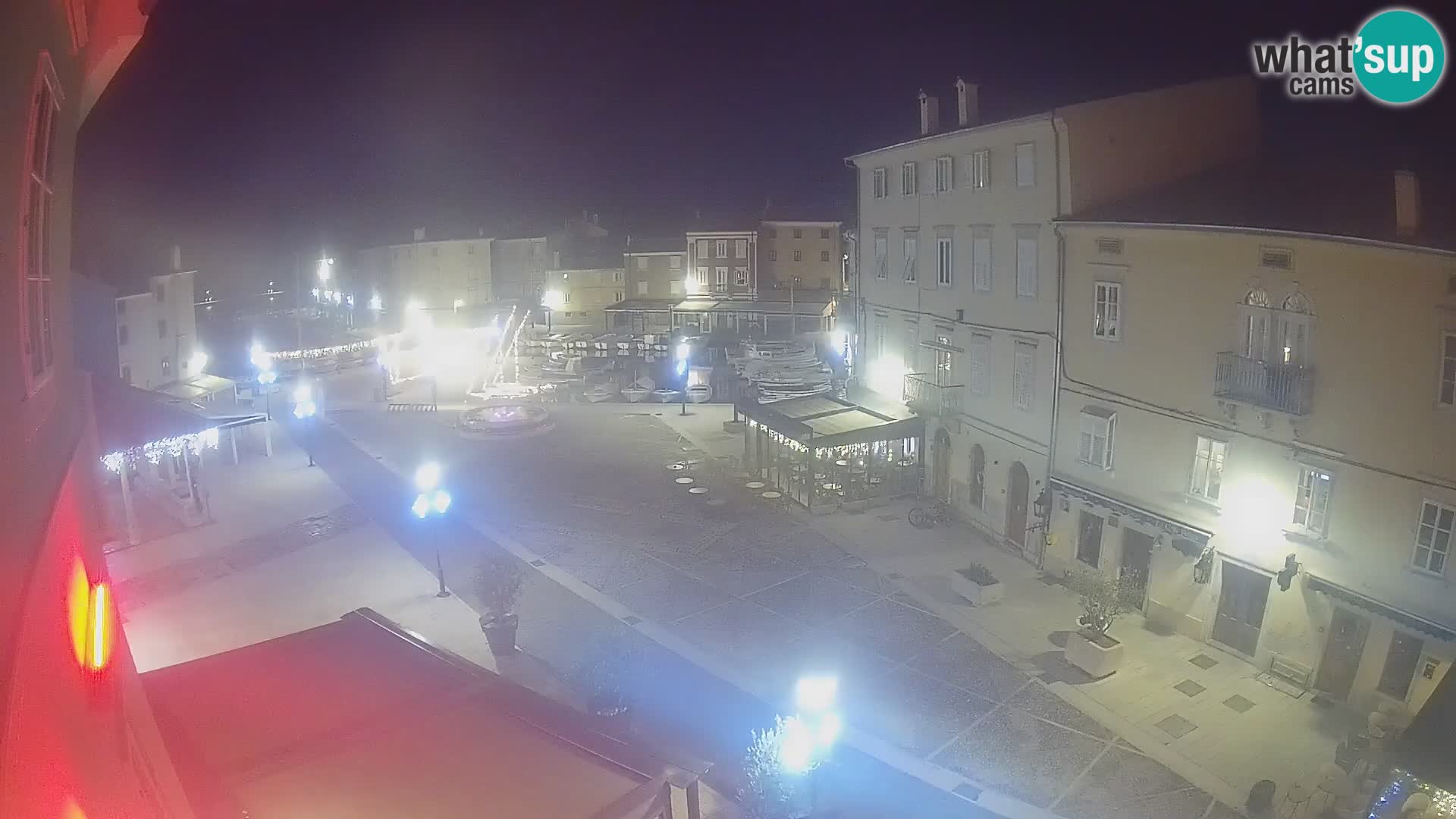 Kamera v ŽIVO Cres mesto – glavni trg in “mandrač” – otok Cres – Hrvaška