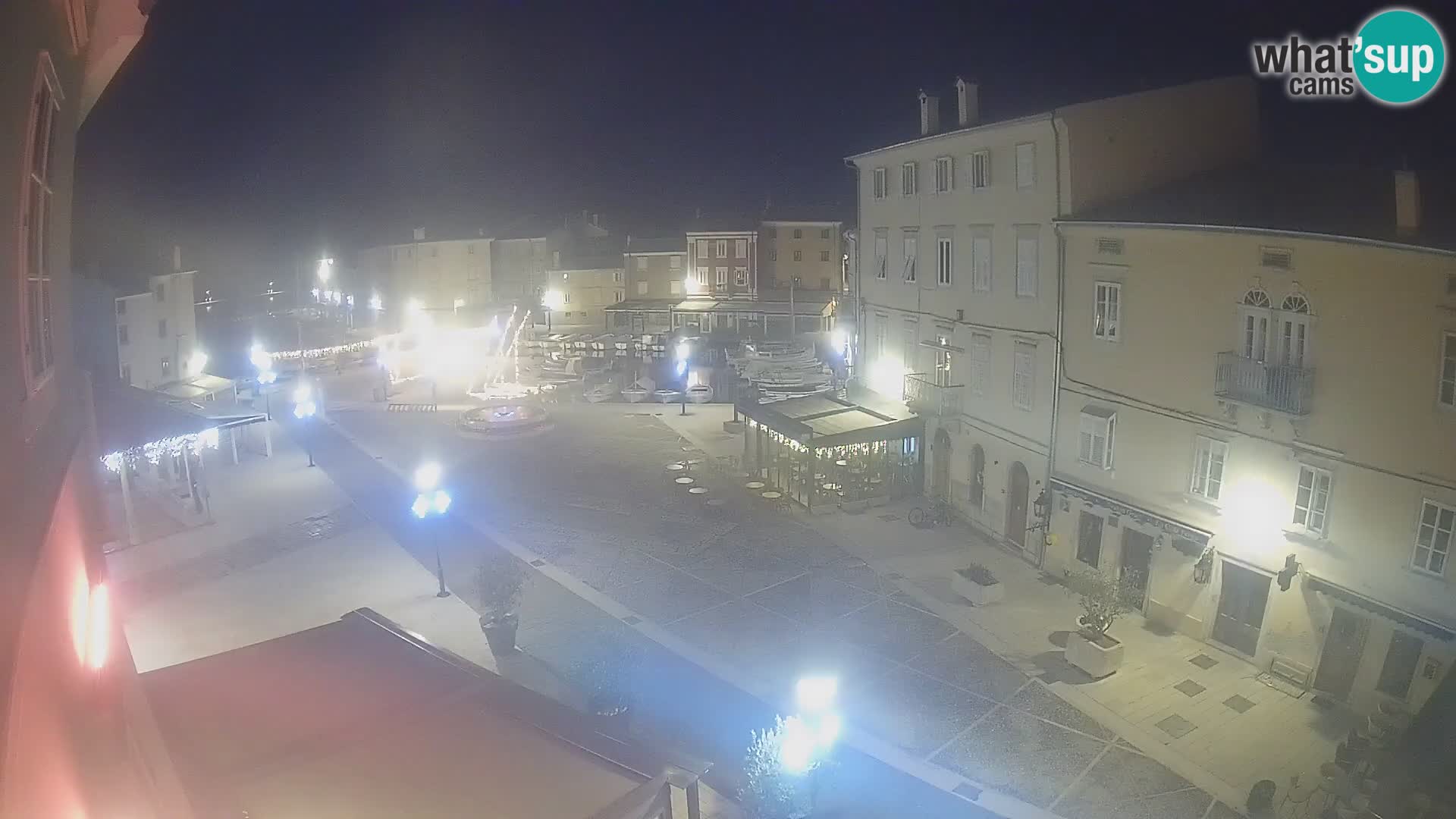 LIVE cam Cres city – place principale et “mandrač” – île de Cres – Croatie